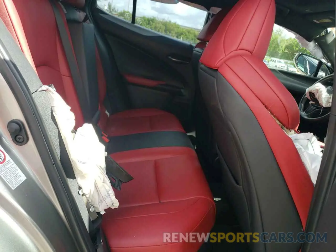 11 Photograph of a damaged car JTHY3JBH6K2000531 LEXUS UX 200 2019