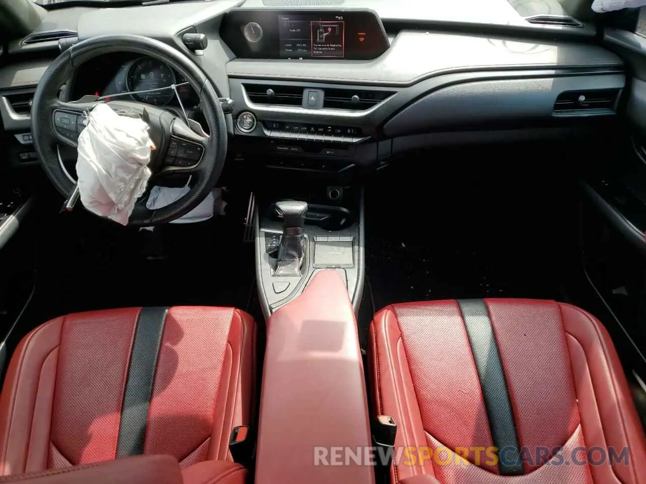 8 Photograph of a damaged car JTHY3JBH6K2000531 LEXUS UX 200 2019