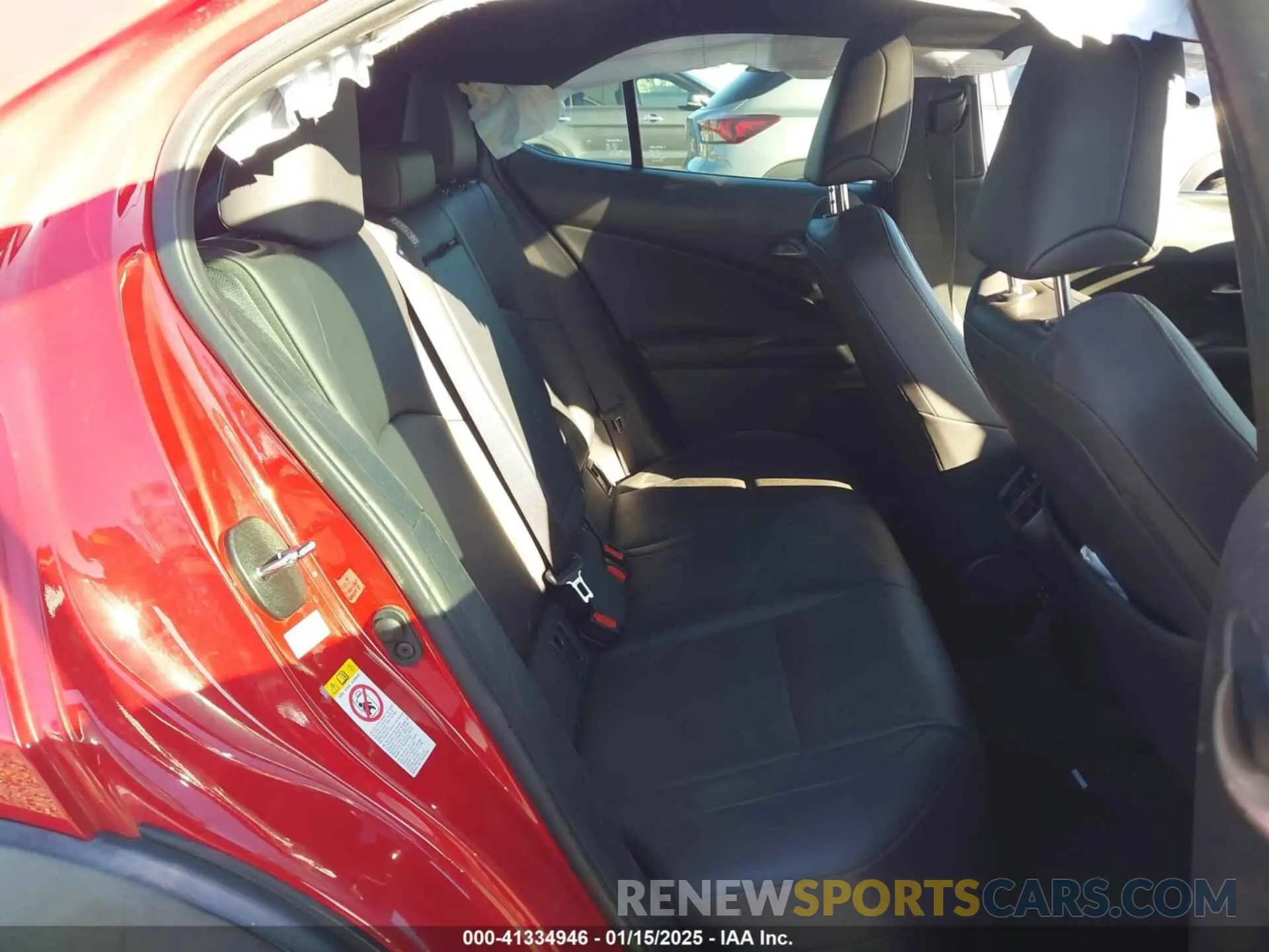 8 Photograph of a damaged car JTHY3JBH6K2000559 LEXUS UX 200 2019