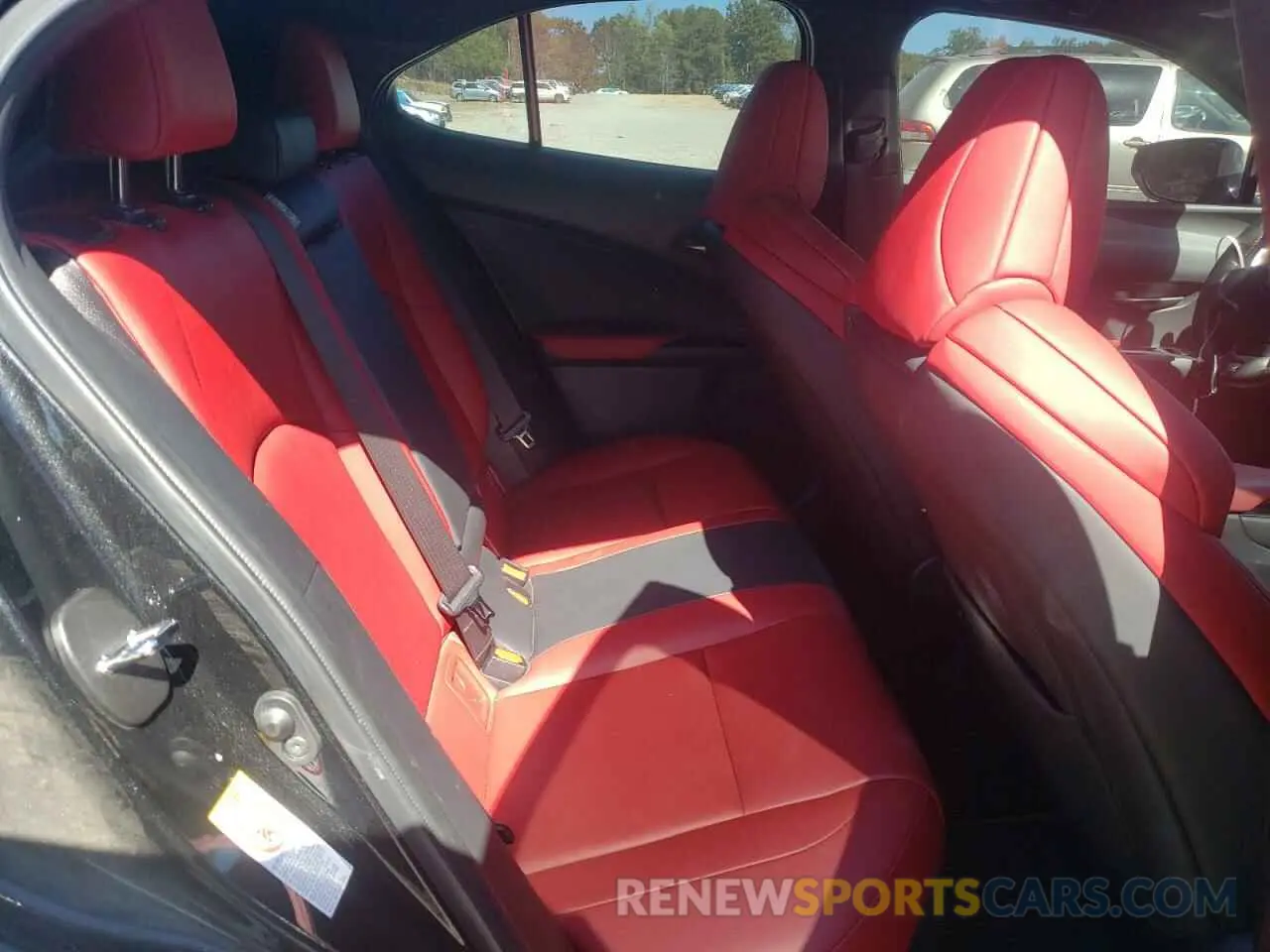 10 Photograph of a damaged car JTHY3JBH6K2001288 LEXUS UX 200 2019