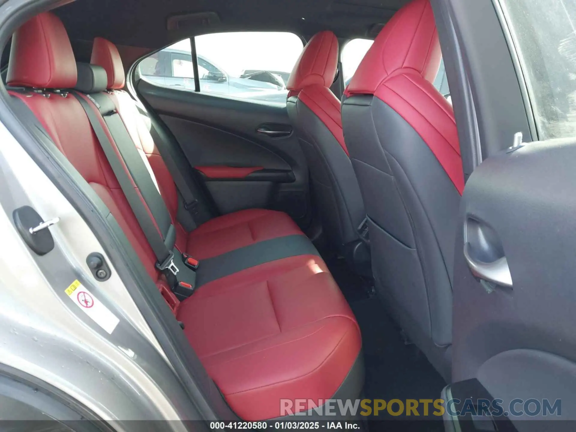 8 Photograph of a damaged car JTHY3JBH6K2017491 LEXUS UX 200 2019