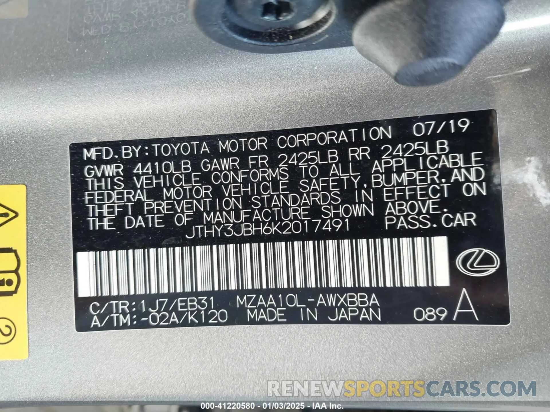 9 Photograph of a damaged car JTHY3JBH6K2017491 LEXUS UX 200 2019