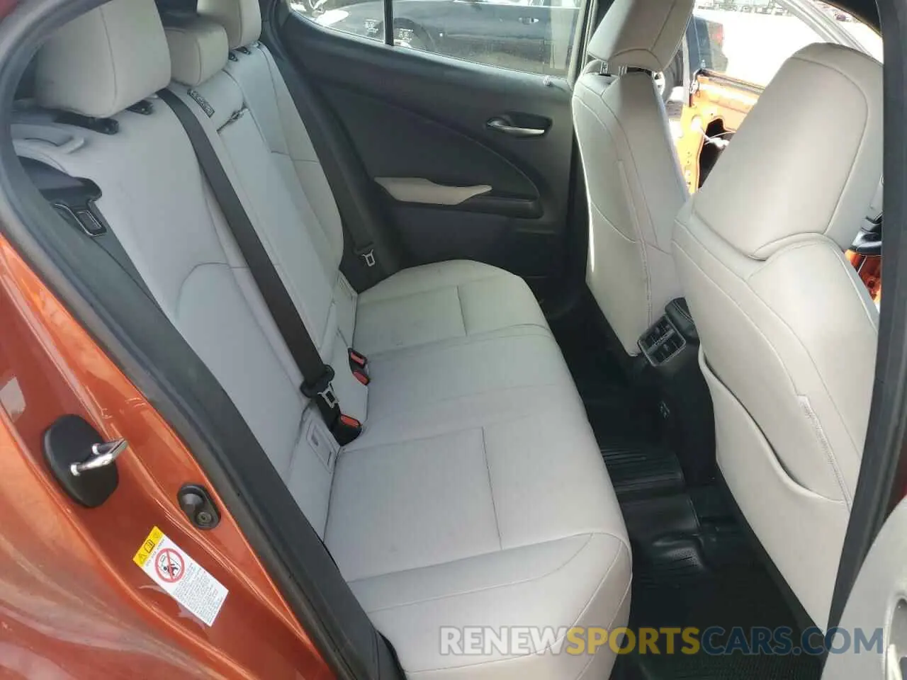 10 Photograph of a damaged car JTHY3JBH7K2000375 LEXUS UX 200 2019