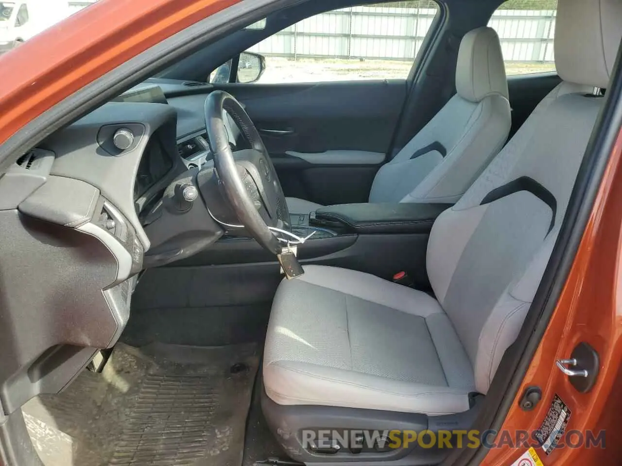 7 Photograph of a damaged car JTHY3JBH7K2000375 LEXUS UX 200 2019