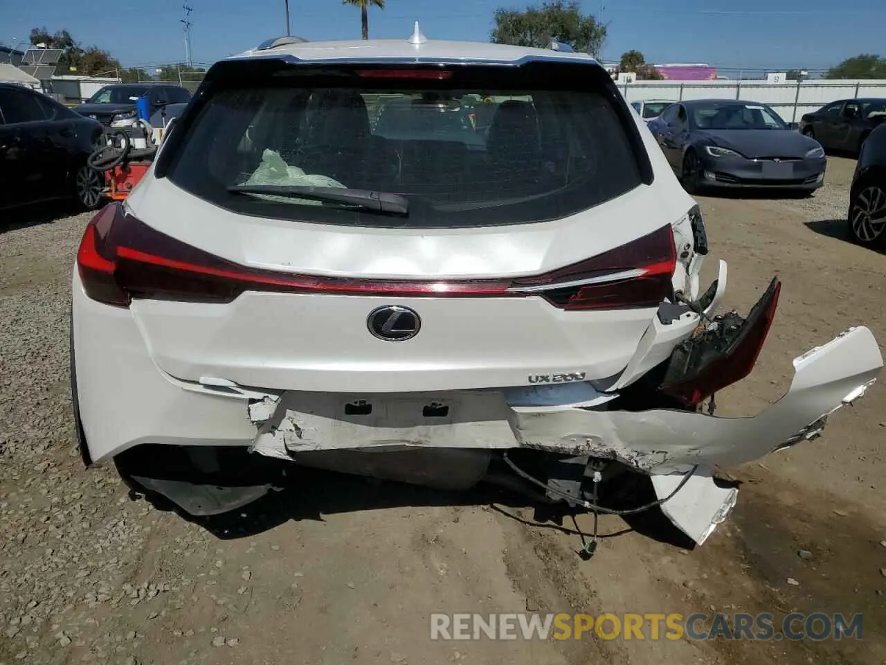 6 Photograph of a damaged car JTHY3JBH7K2004720 LEXUS UX 200 2019