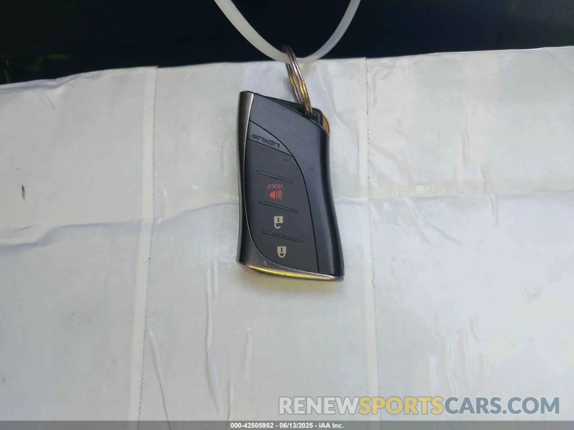 11 Photograph of a damaged car JTHY3JBH7K2017242 LEXUS UX 200 2019