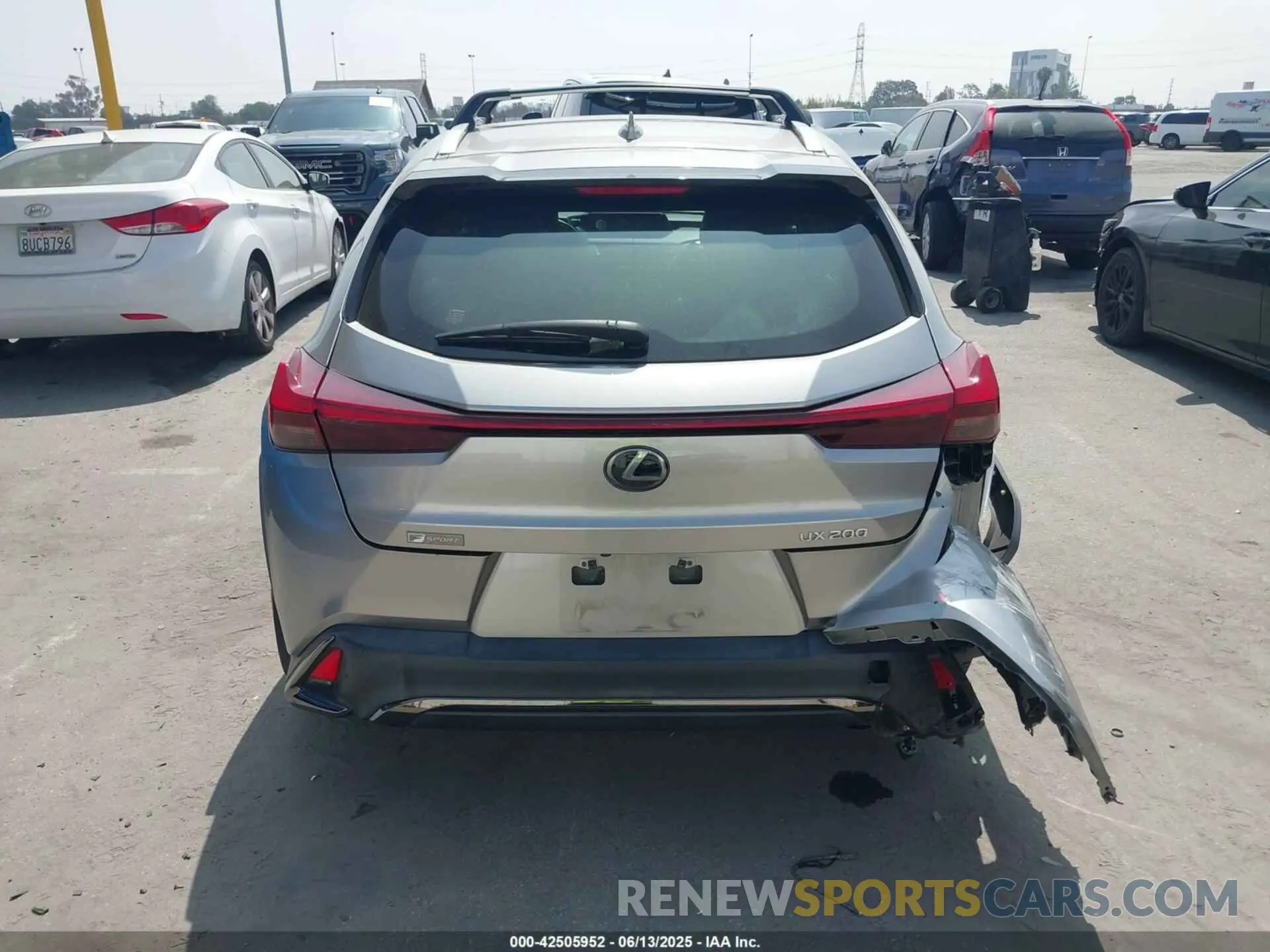16 Photograph of a damaged car JTHY3JBH7K2017242 LEXUS UX 200 2019