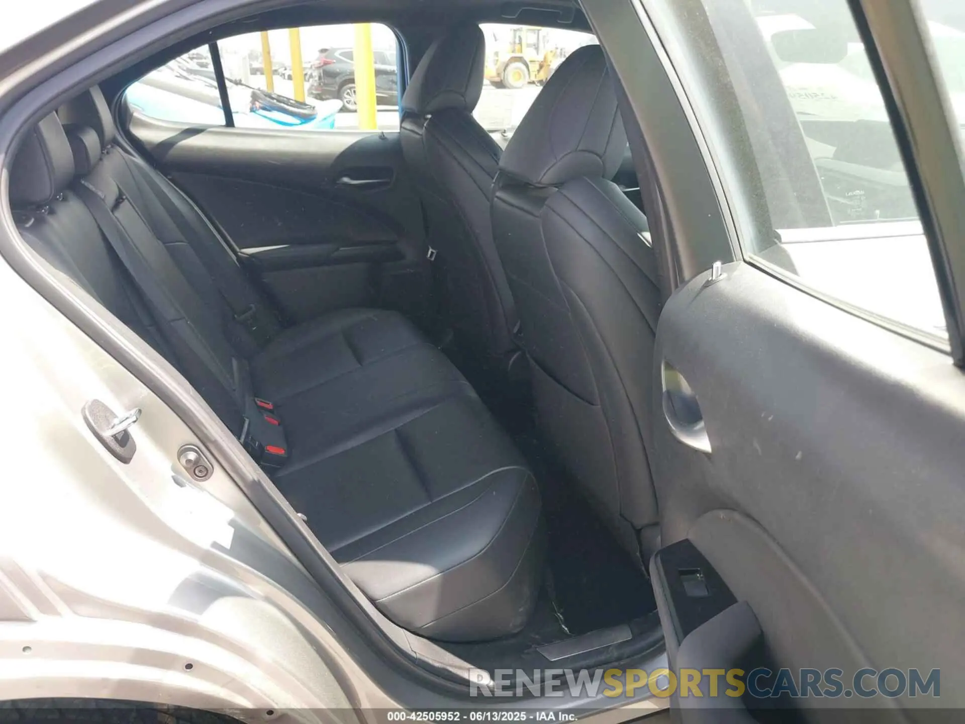 8 Photograph of a damaged car JTHY3JBH7K2017242 LEXUS UX 200 2019