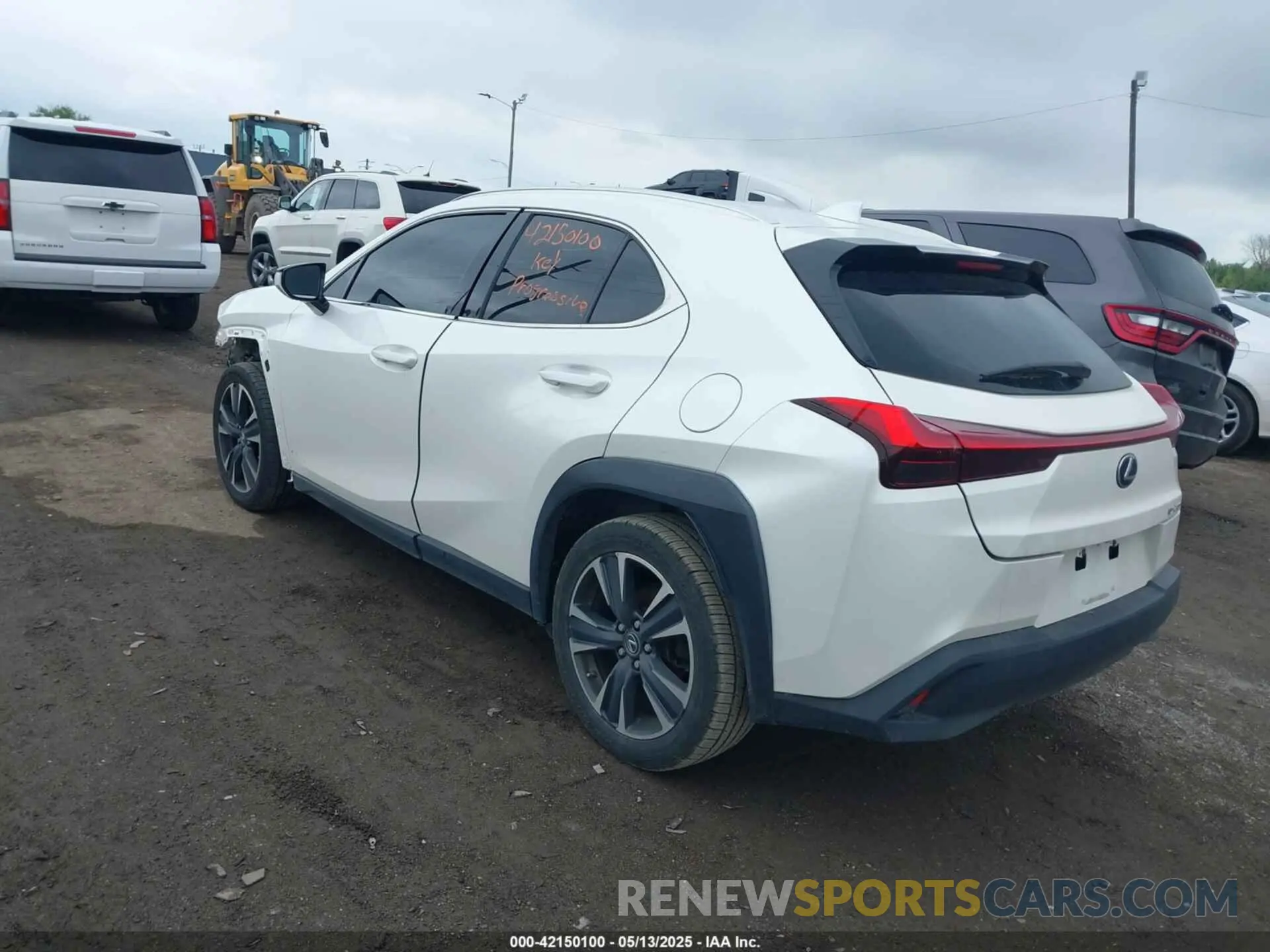 3 Photograph of a damaged car JTHY3JBH8K2014561 LEXUS UX 200 2019