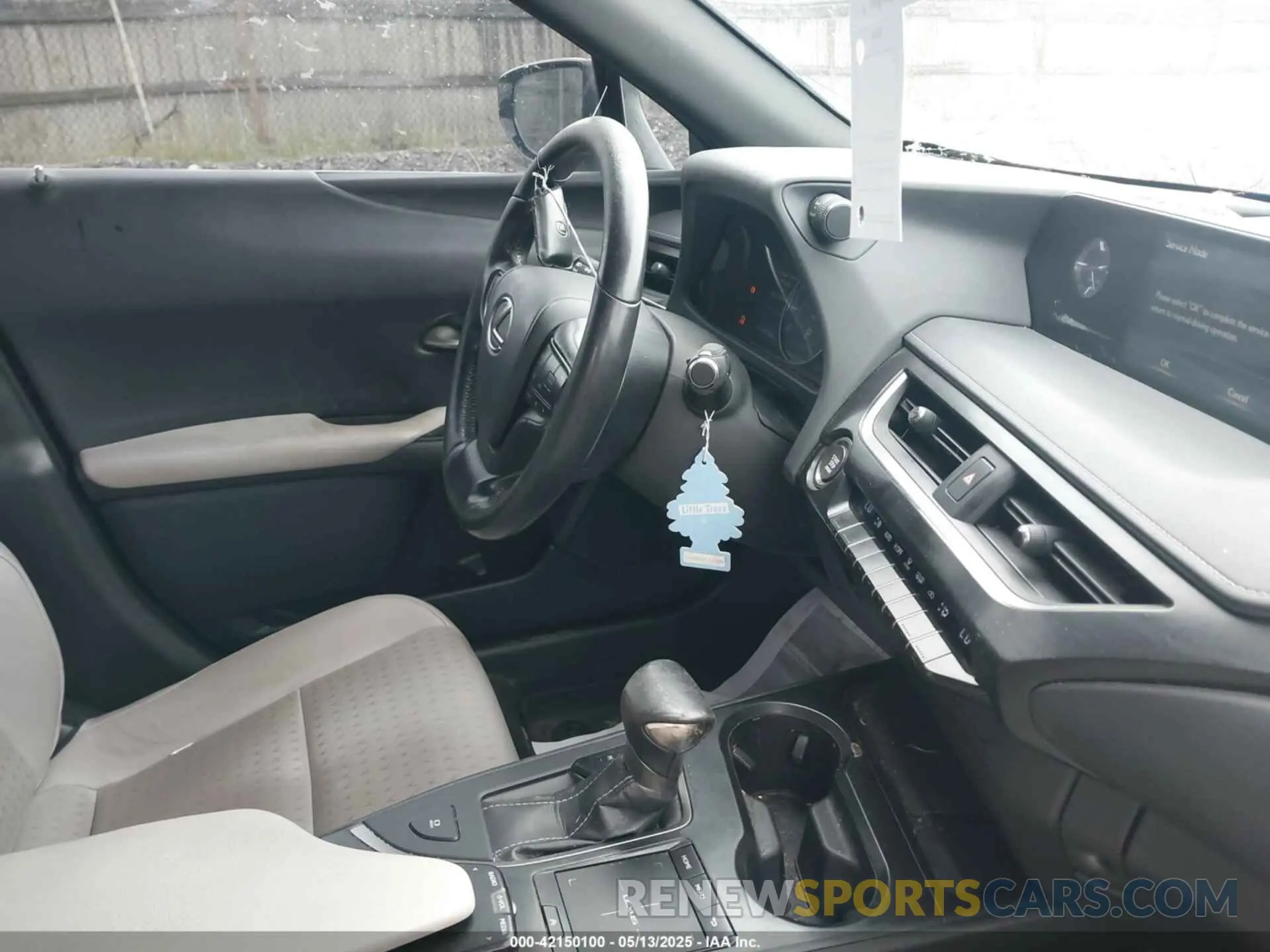 5 Photograph of a damaged car JTHY3JBH8K2014561 LEXUS UX 200 2019