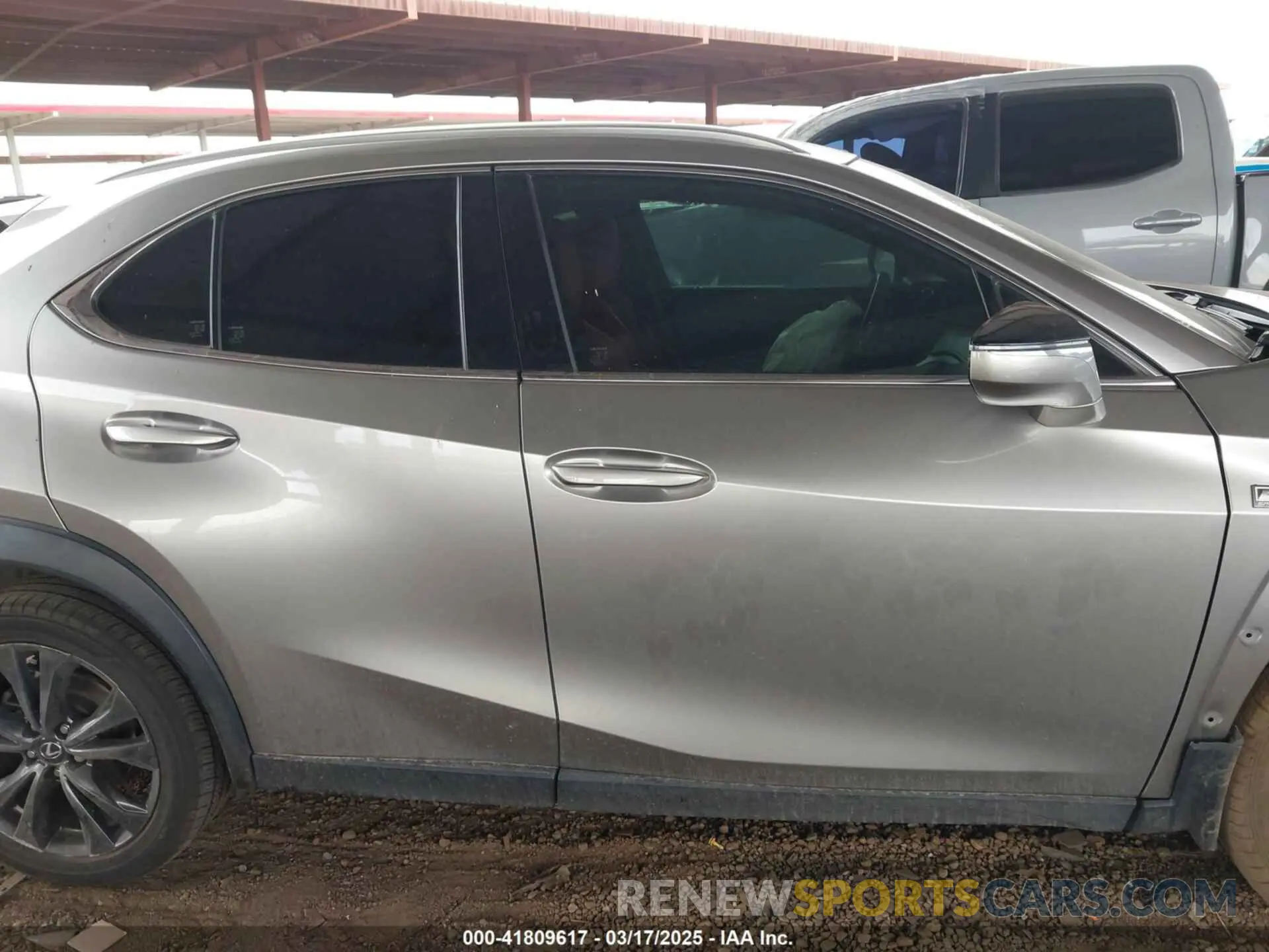 13 Photograph of a damaged car JTHY3JBH8K2014690 LEXUS UX 200 2019