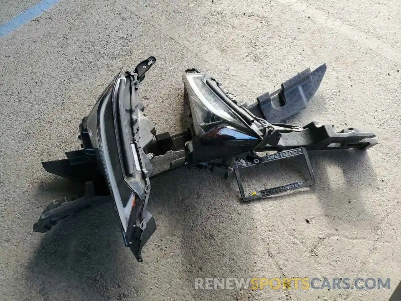 13 Photograph of a damaged car JTHY3JBHXK2001424 LEXUS UX 200 2019