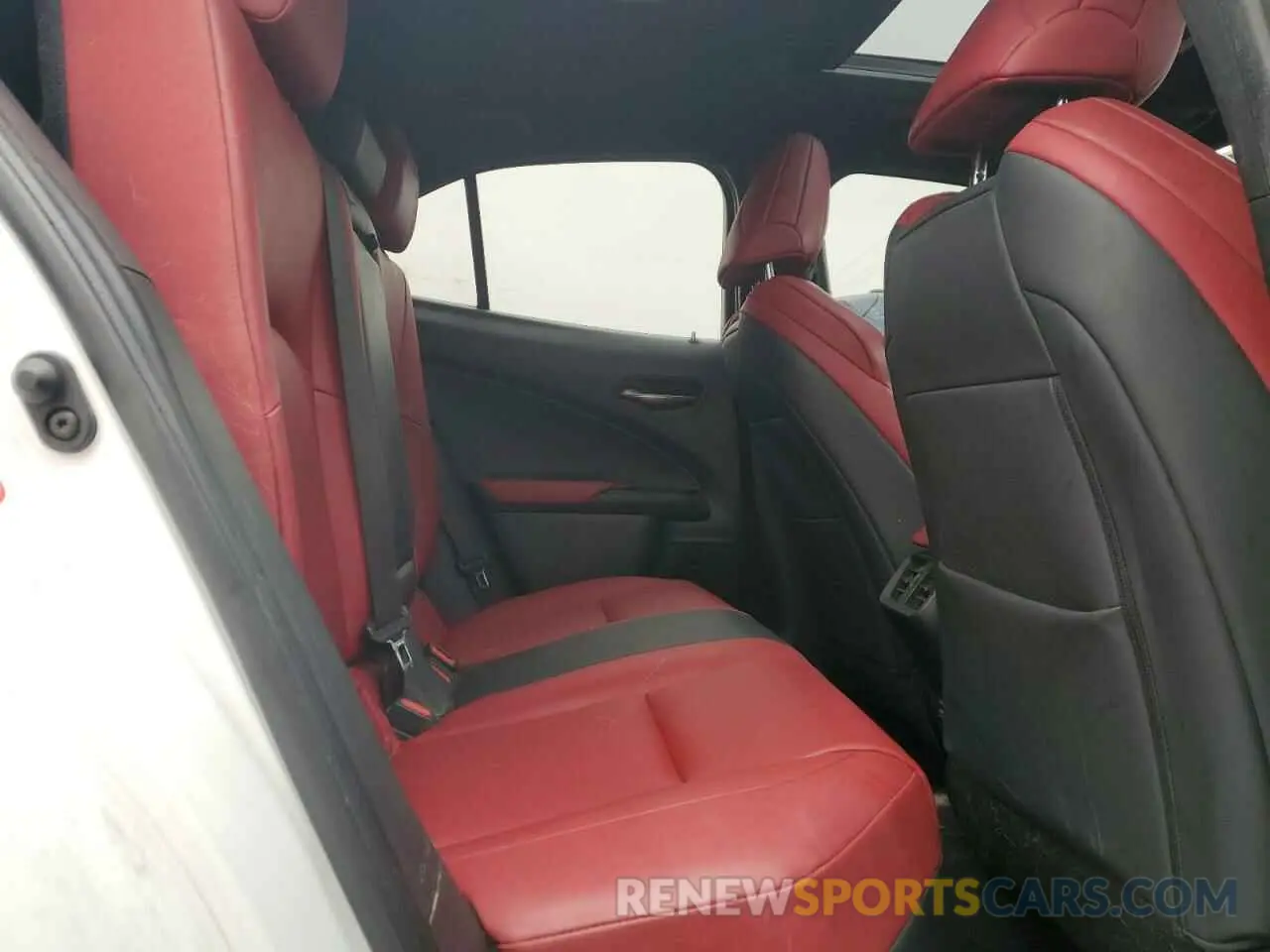 10 Photograph of a damaged car JTHY3JBHXK2016540 LEXUS UX 200 2019