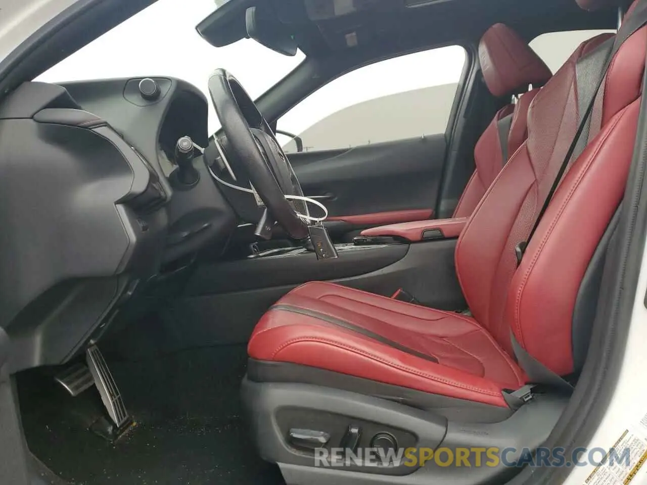 7 Photograph of a damaged car JTHY3JBHXK2016540 LEXUS UX 200 2019