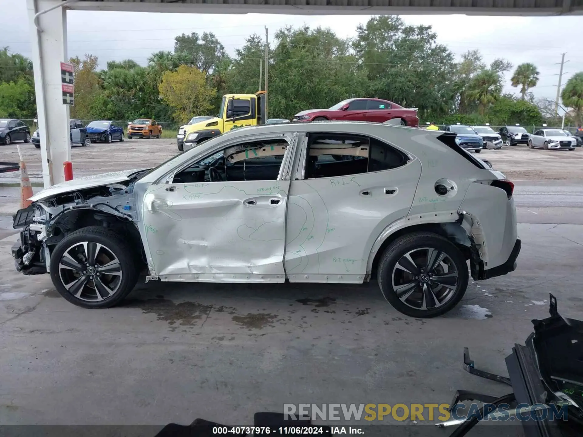 15 Photograph of a damaged car JTHP3JBH0L2022375 LEXUS UX 200 2020