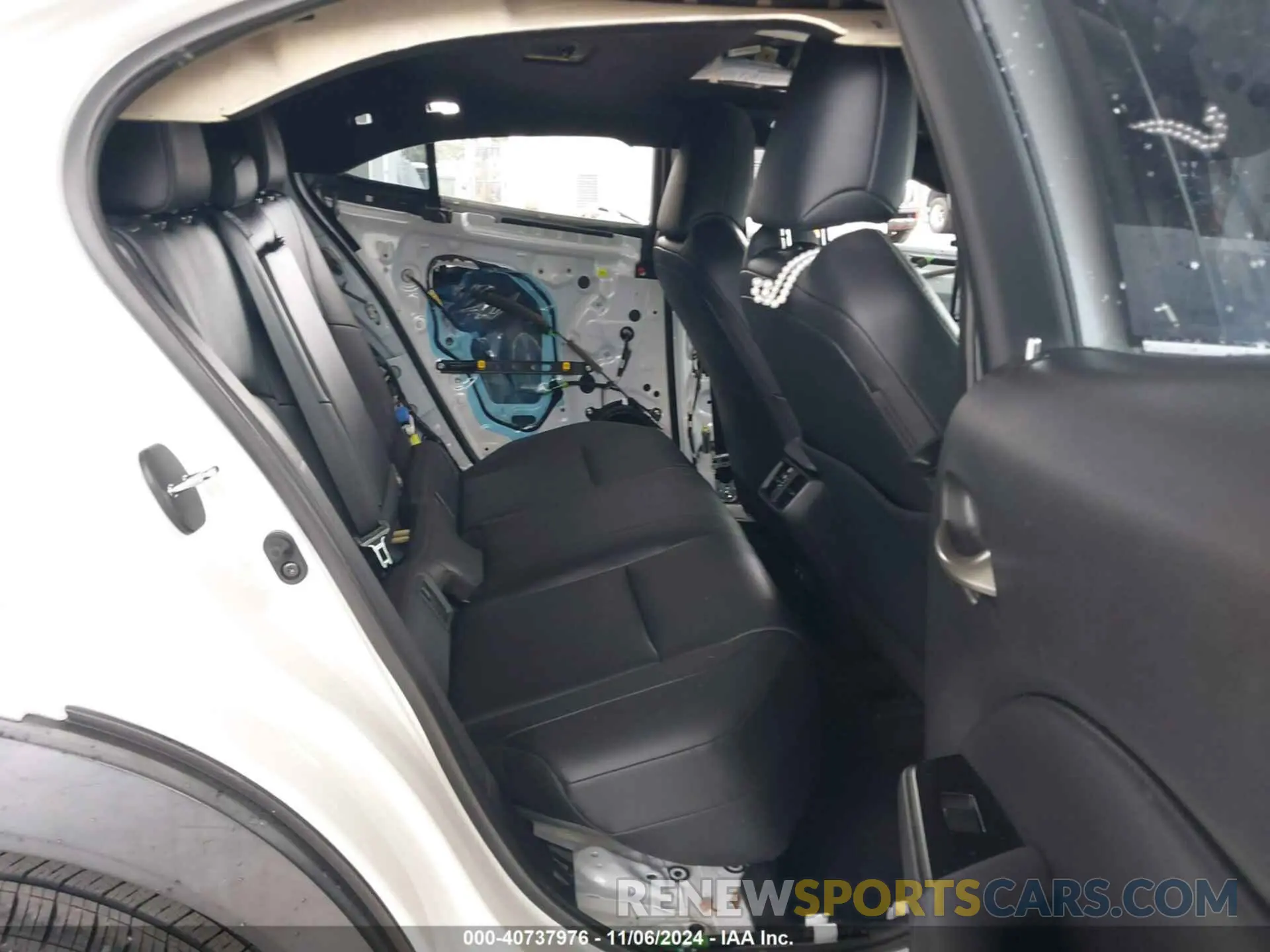 8 Photograph of a damaged car JTHP3JBH0L2022375 LEXUS UX 200 2020