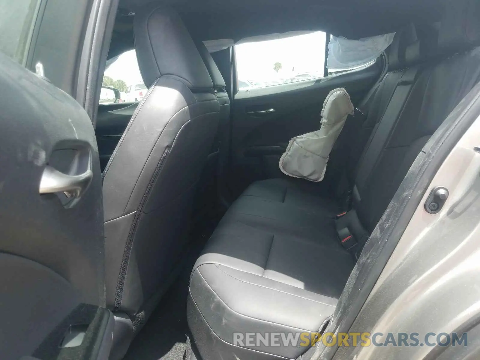 6 Photograph of a damaged car JTHP3JBH3L2026503 LEXUS UX 200 2020