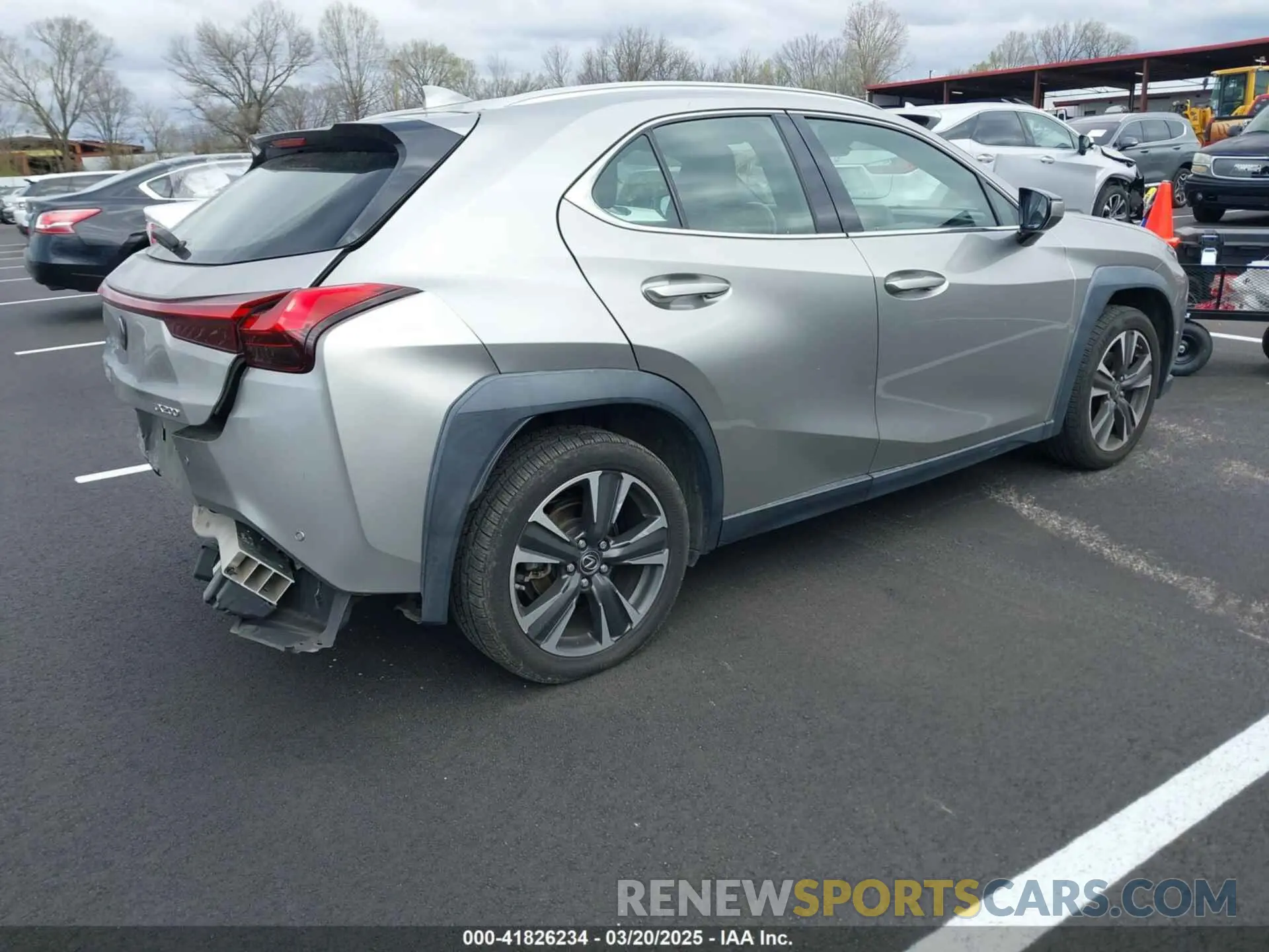 4 Photograph of a damaged car JTHP3JBH5L2024624 LEXUS UX 200 2020