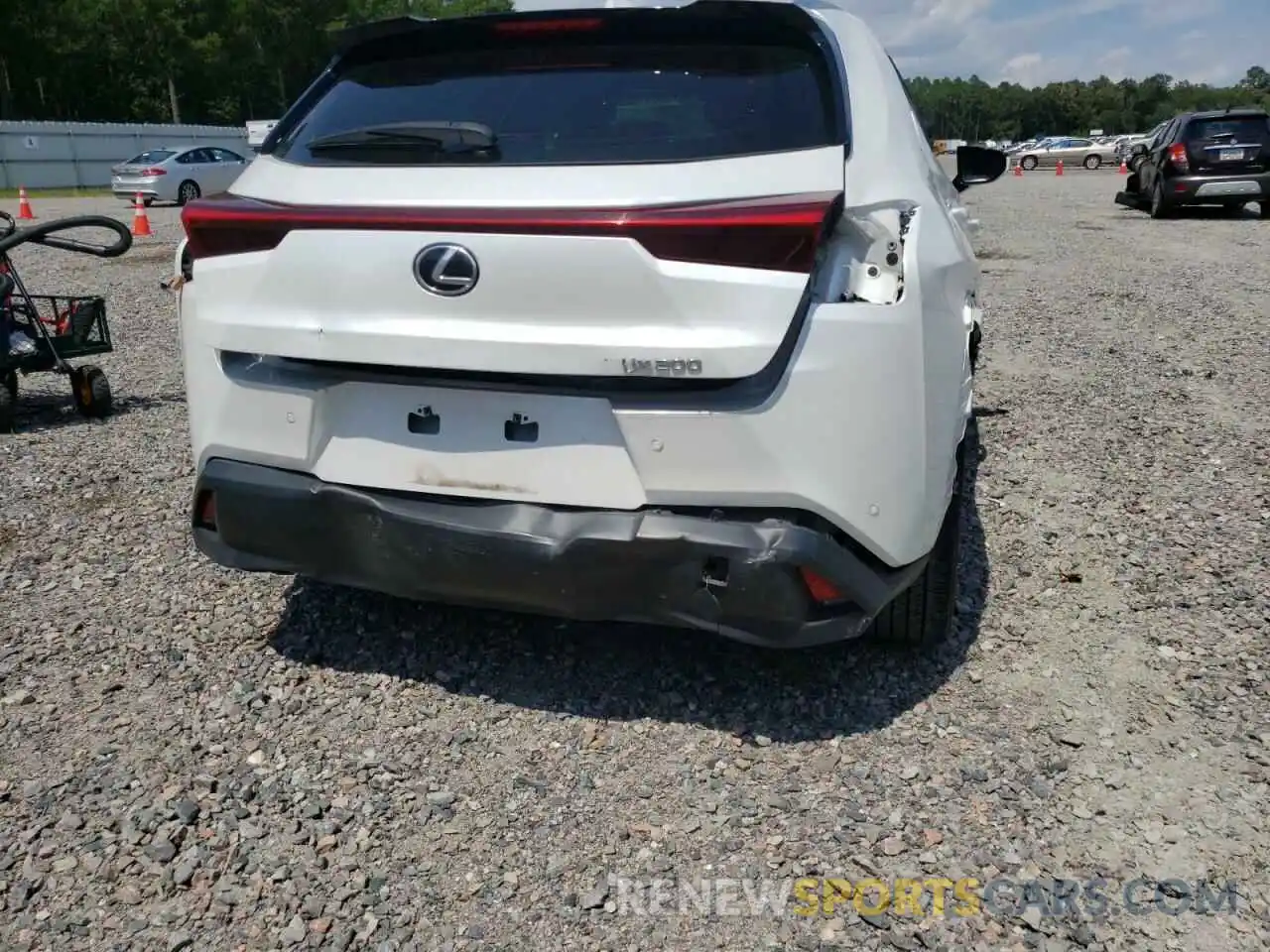 9 Photograph of a damaged car JTHP3JBH5L2025613 LEXUS UX 200 2020