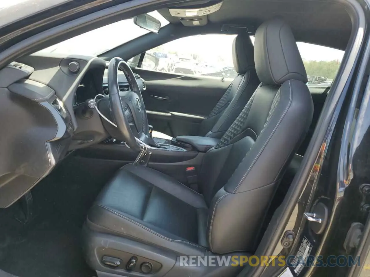7 Photograph of a damaged car JTHX3JBH4L2029894 LEXUS UX 200 2020