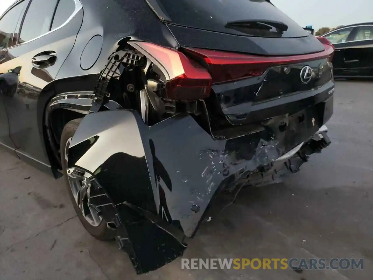 9 Photograph of a damaged car JTHX3JBH8L2026769 LEXUS UX 200 2020