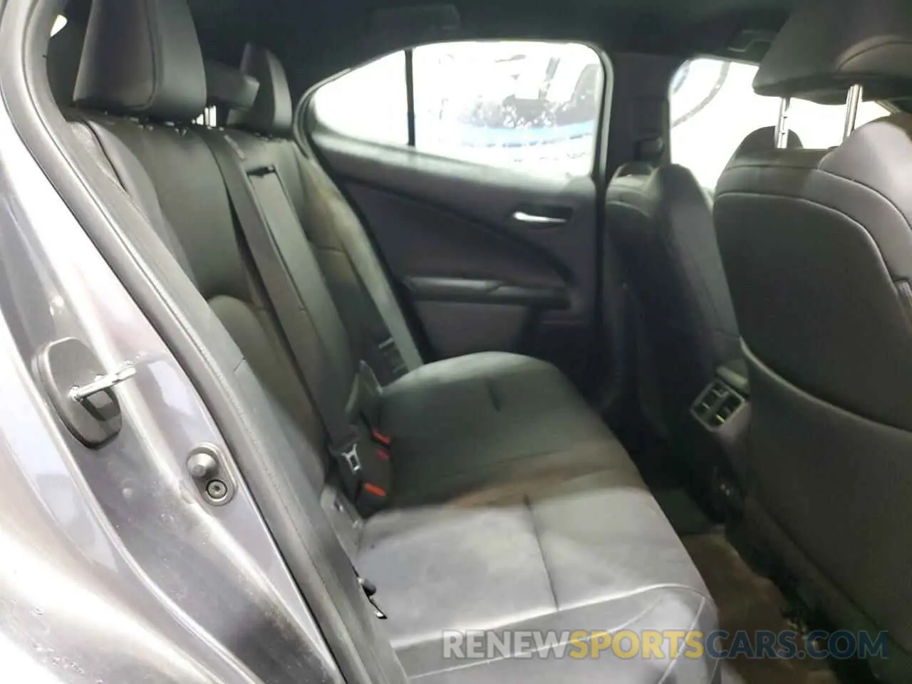 10 Photograph of a damaged car JTHX3JBHXL2028345 LEXUS UX 200 2020