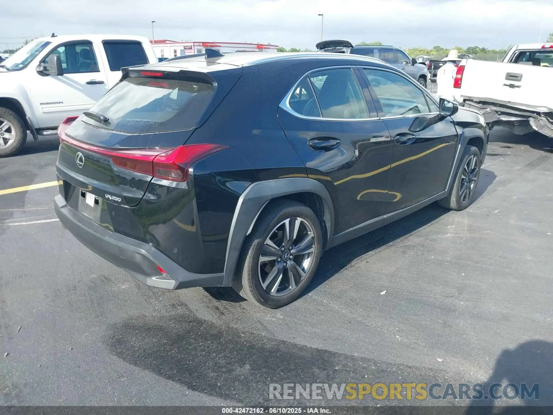 4 Photograph of a damaged car JTHP3JBH3M2032884 LEXUS UX 200 2021