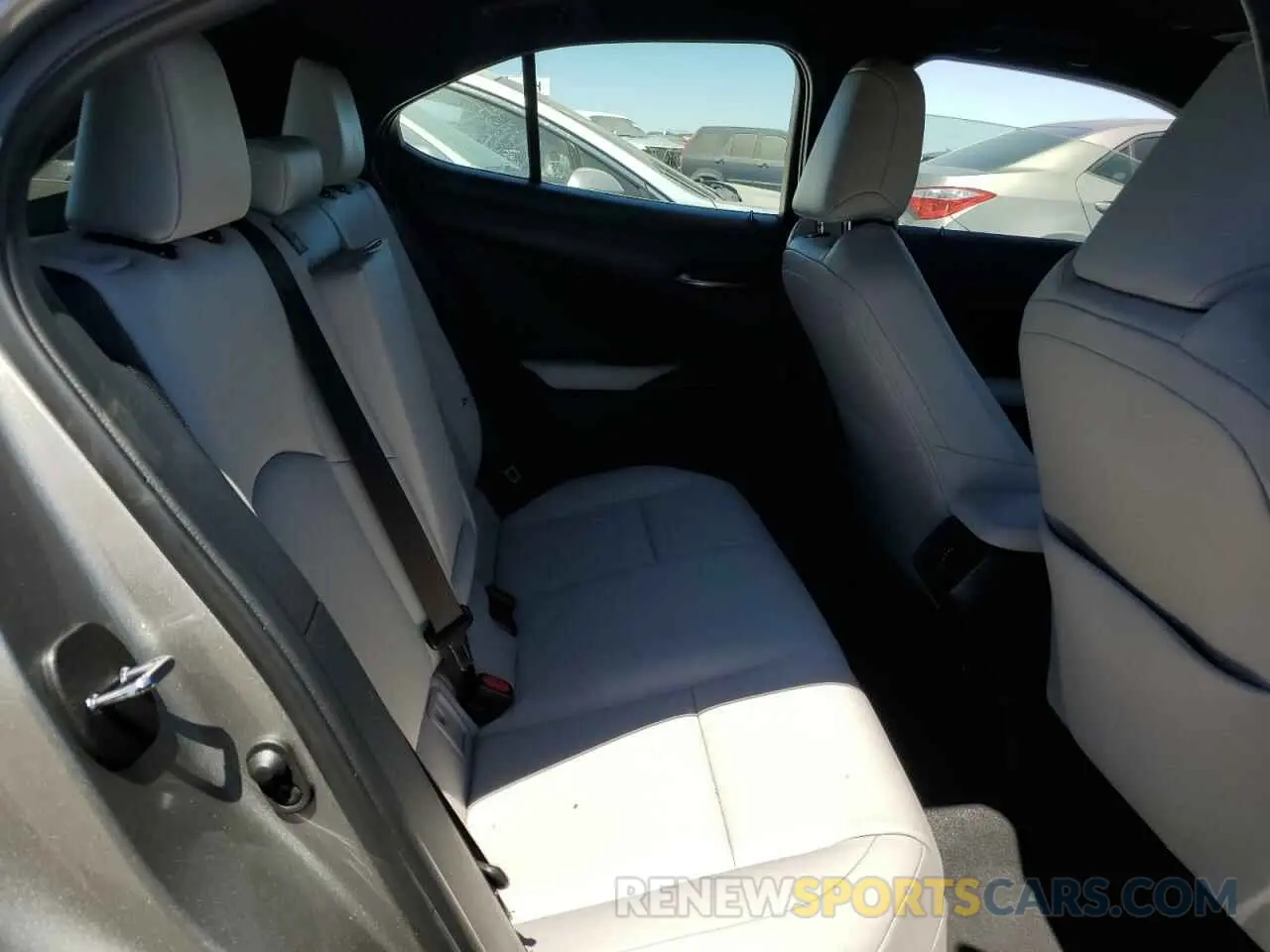 10 Photograph of a damaged car JTHX3JBH2M2033072 LEXUS UX 200 2021