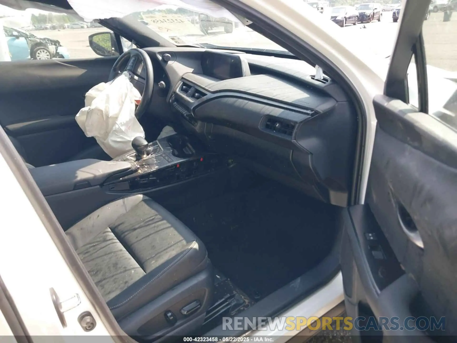 5 Photograph of a damaged car JTHX3JBH4M2032151 LEXUS UX 200 2021