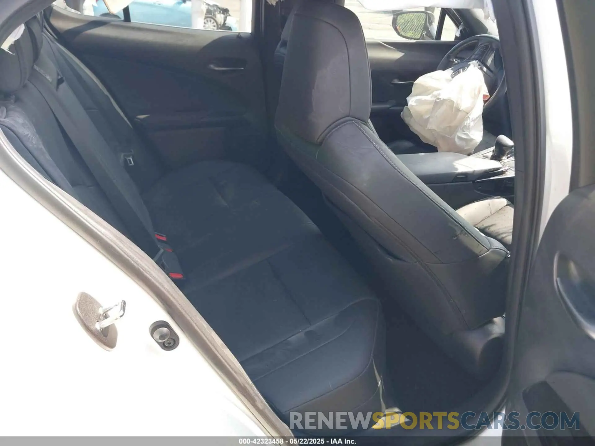 8 Photograph of a damaged car JTHX3JBH4M2032151 LEXUS UX 200 2021