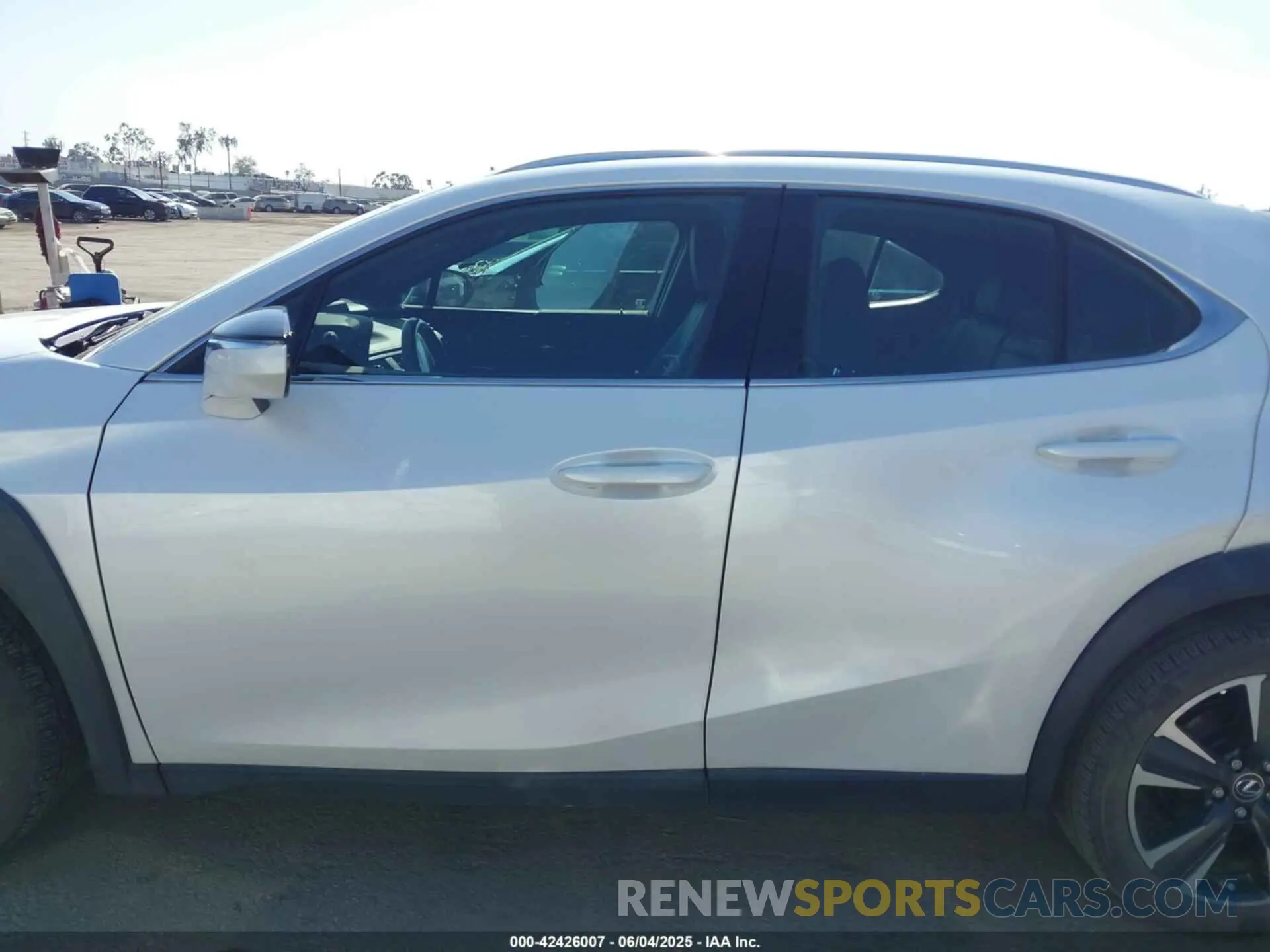 15 Photograph of a damaged car JTHX3JBH9M2036096 LEXUS UX 200 2021