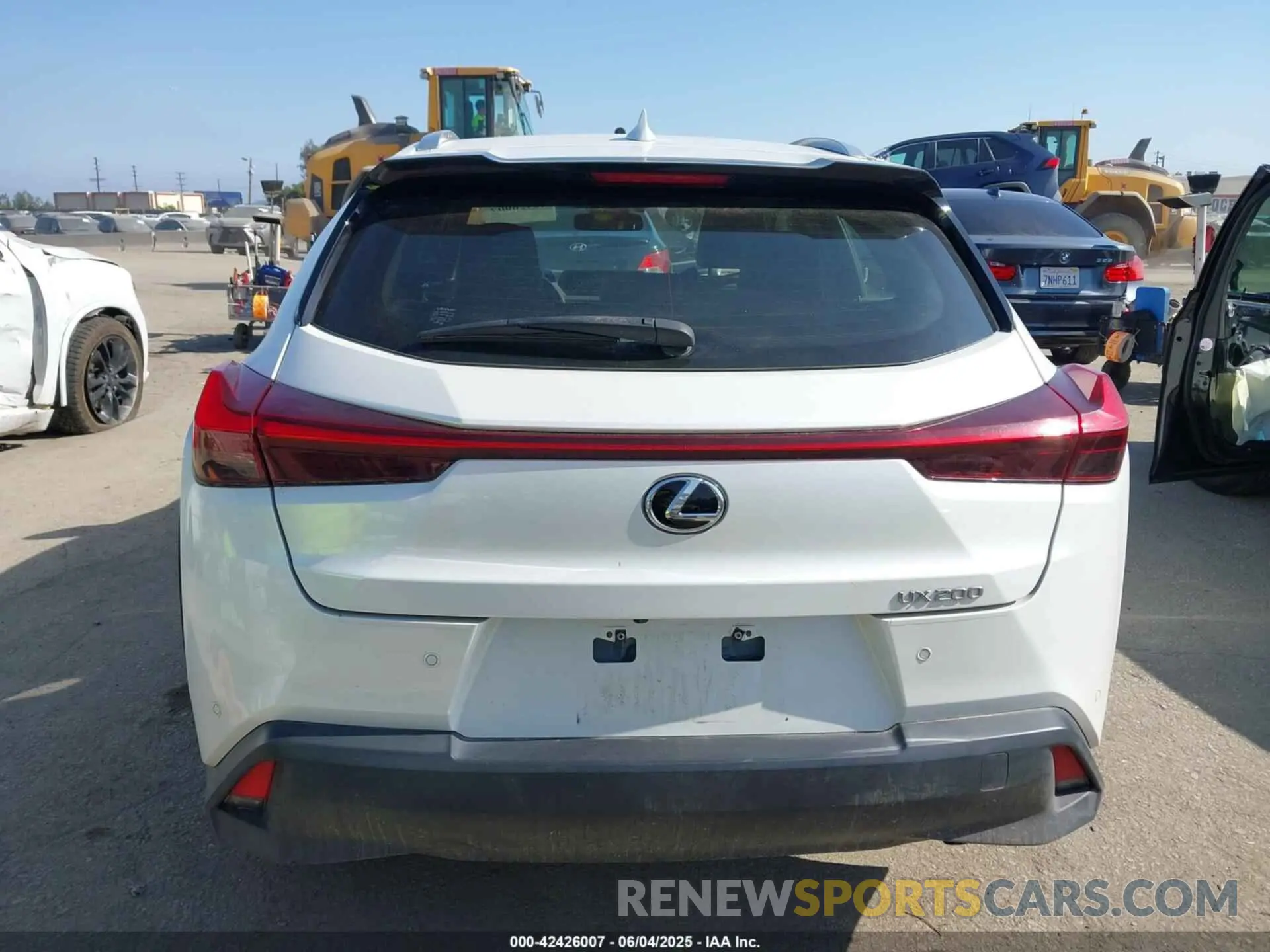 17 Photograph of a damaged car JTHX3JBH9M2036096 LEXUS UX 200 2021