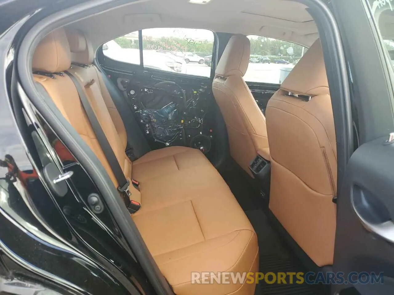 10 Photograph of a damaged car JTHX3JBH9M2037703 LEXUS UX 200 2021
