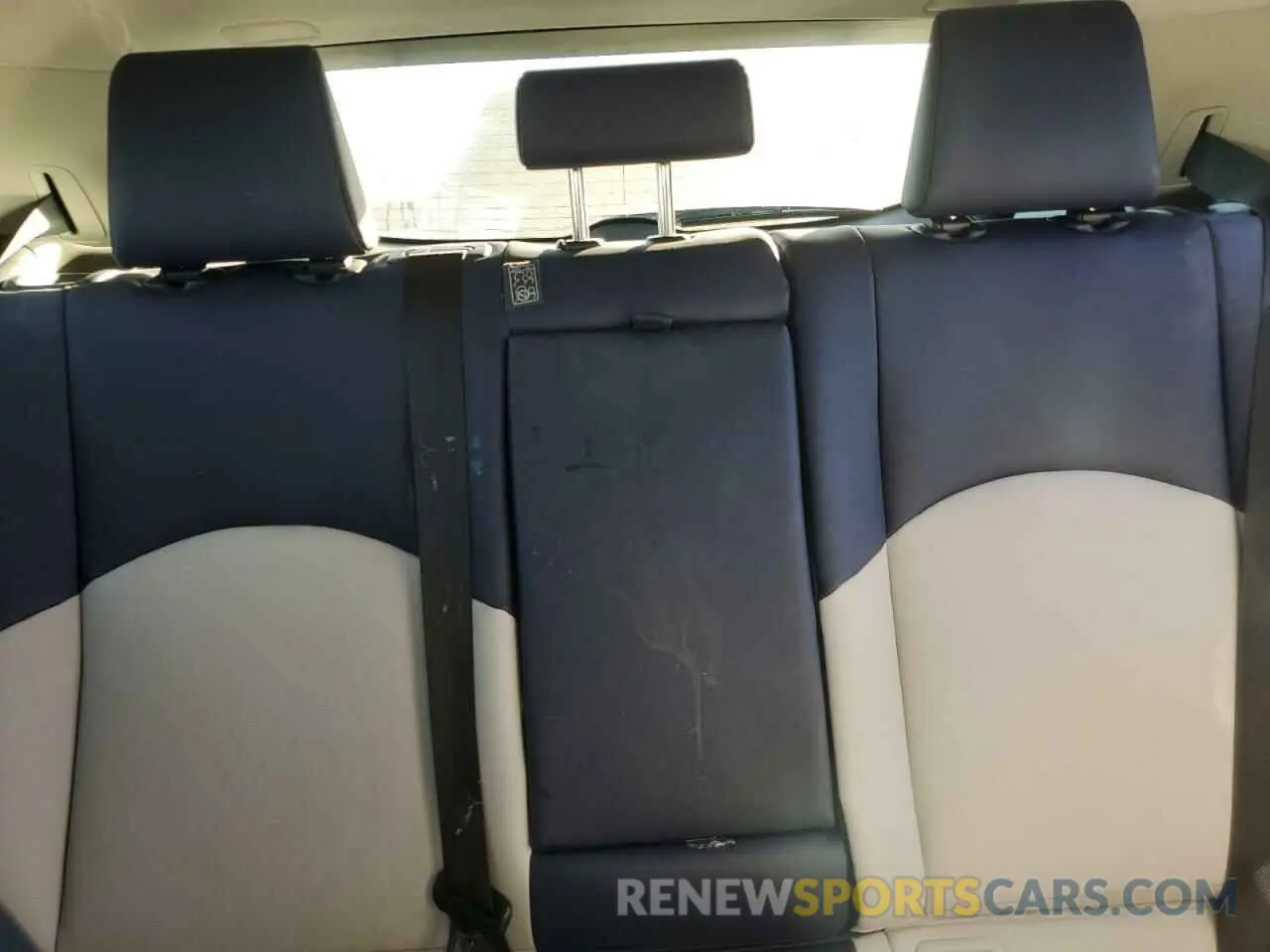 10 Photograph of a damaged car JTHX3JBH9M2042724 LEXUS UX 200 2021