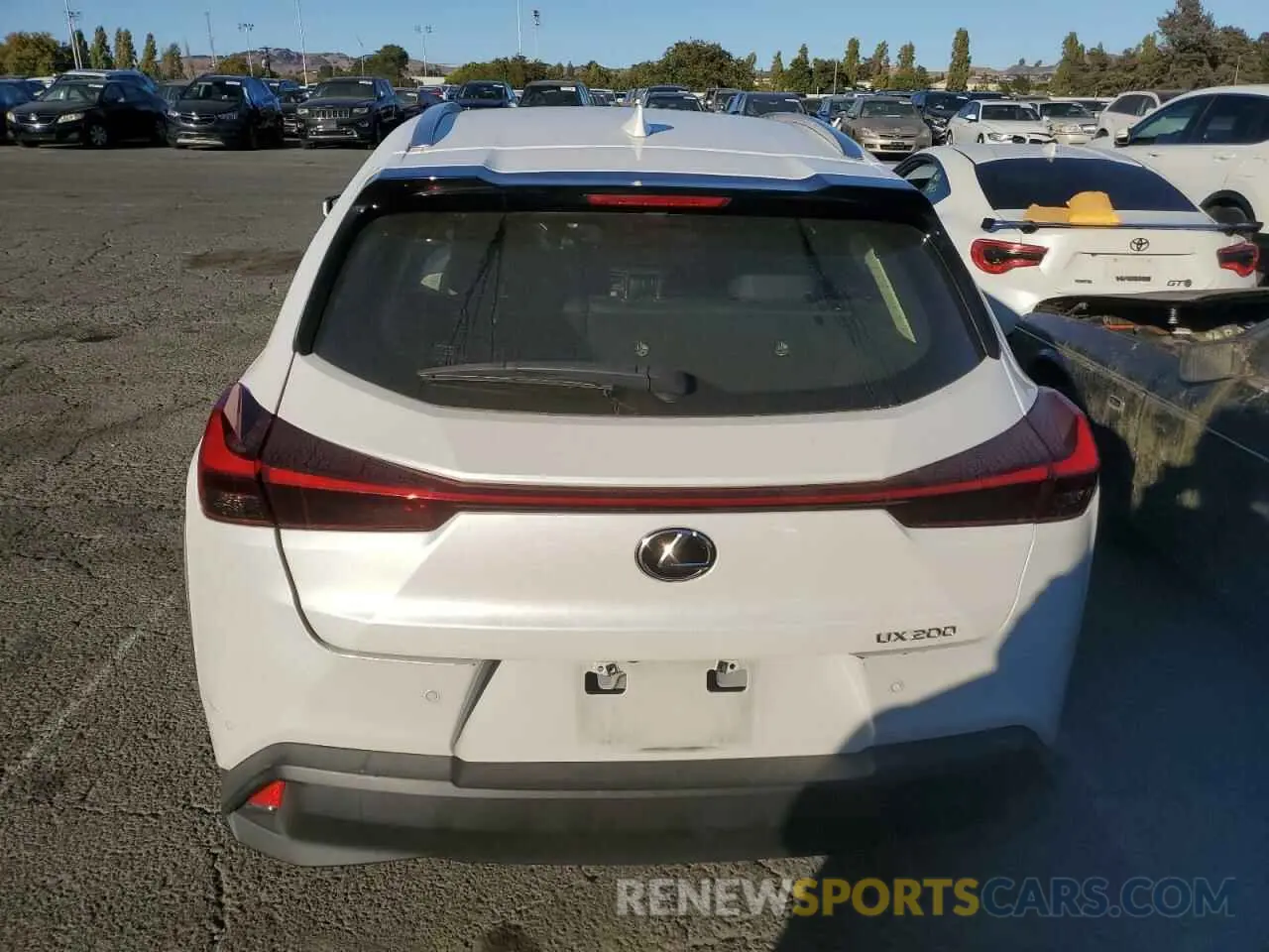 6 Photograph of a damaged car JTHX3JBH9M2042724 LEXUS UX 200 2021