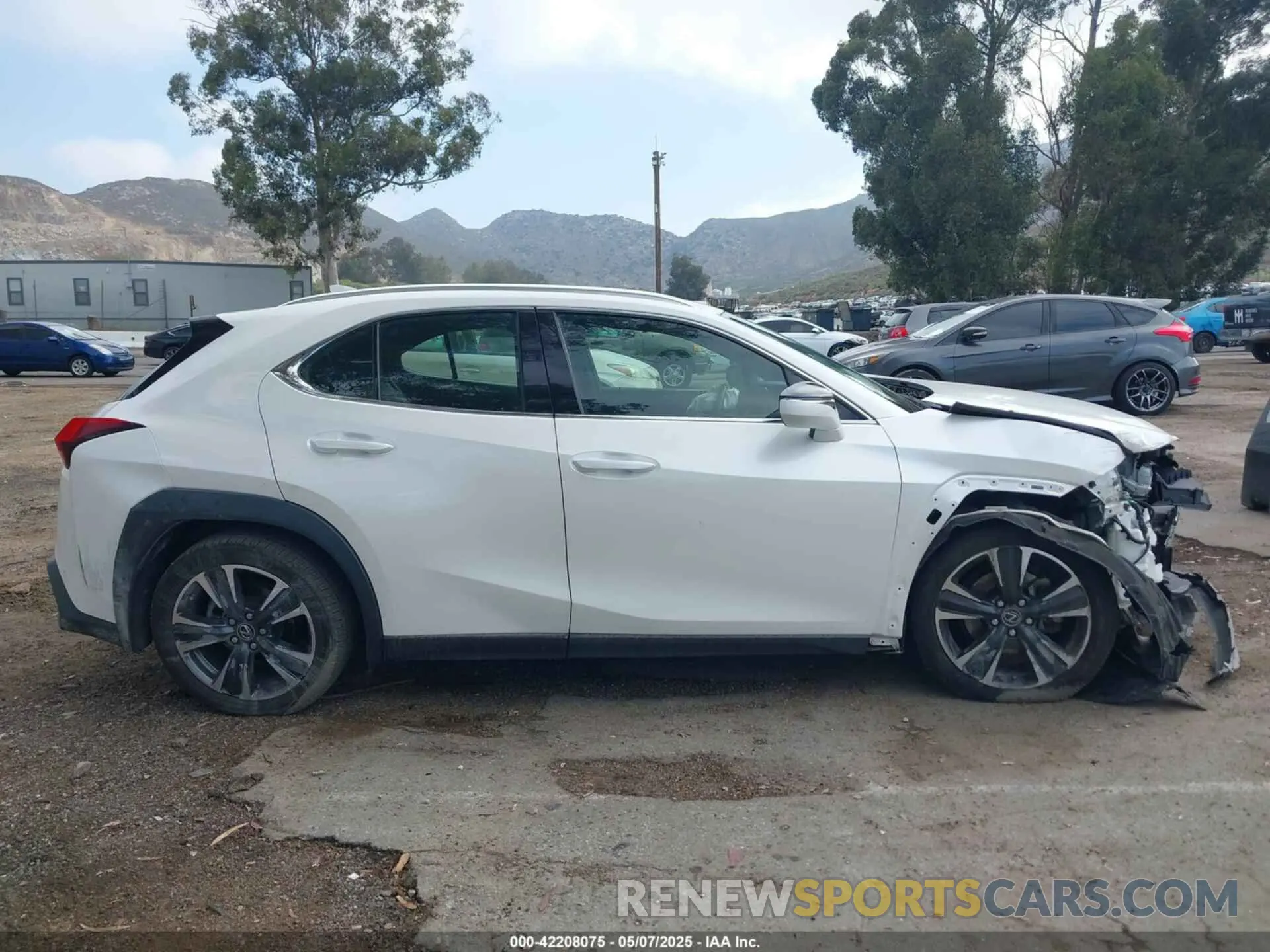 13 Photograph of a damaged car JTHX3JBHXM2037760 LEXUS UX 200 2021