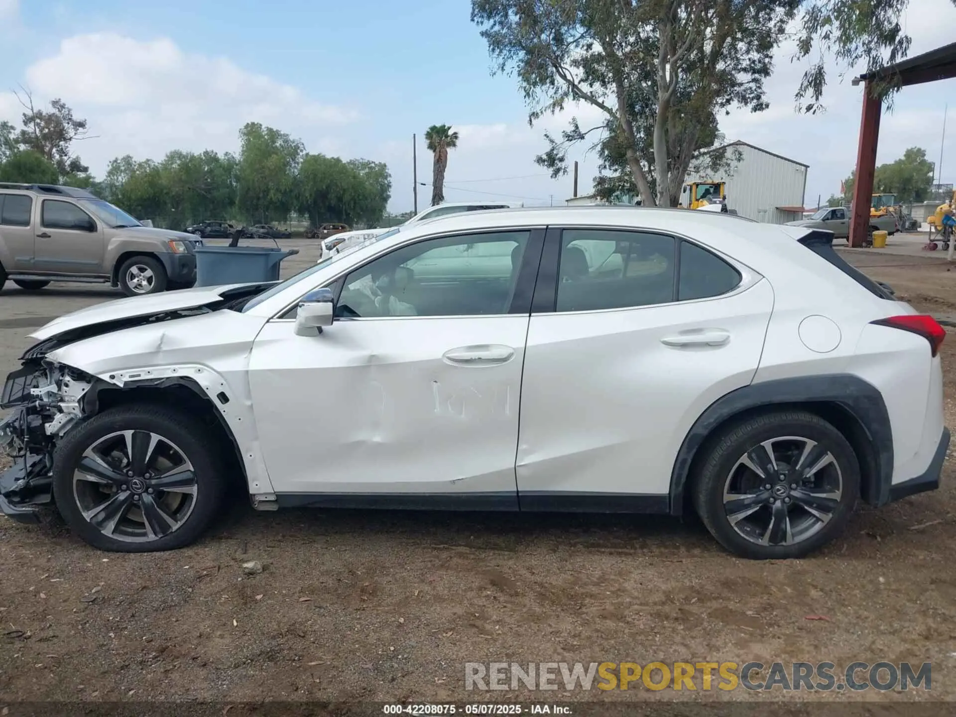 14 Photograph of a damaged car JTHX3JBHXM2037760 LEXUS UX 200 2021