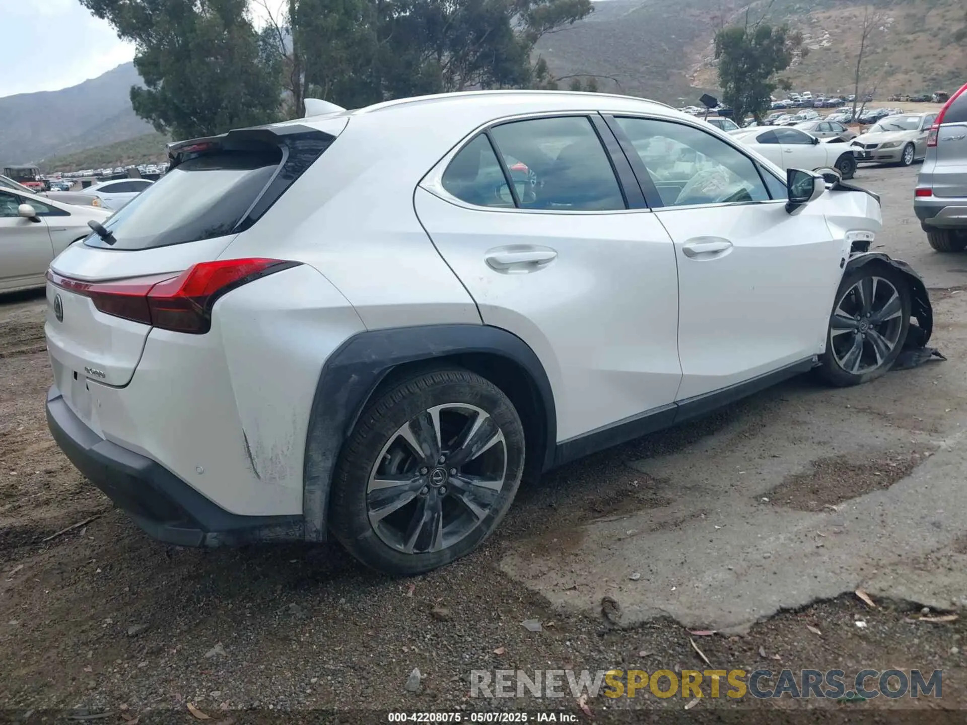 4 Photograph of a damaged car JTHX3JBHXM2037760 LEXUS UX 200 2021