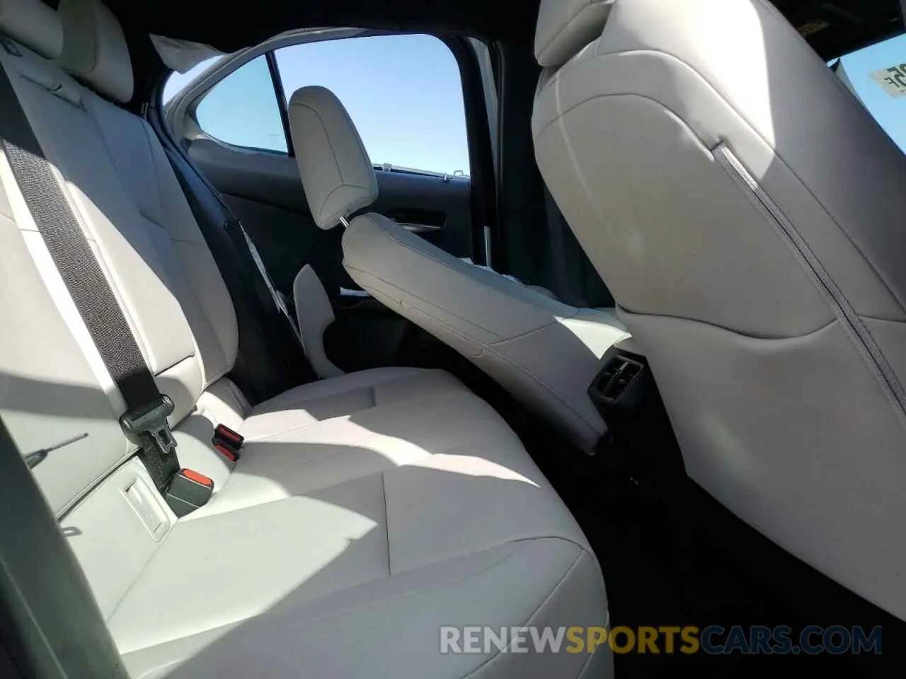 10 Photograph of a damaged car JTHX3JBHXM2038035 LEXUS UX 200 2021