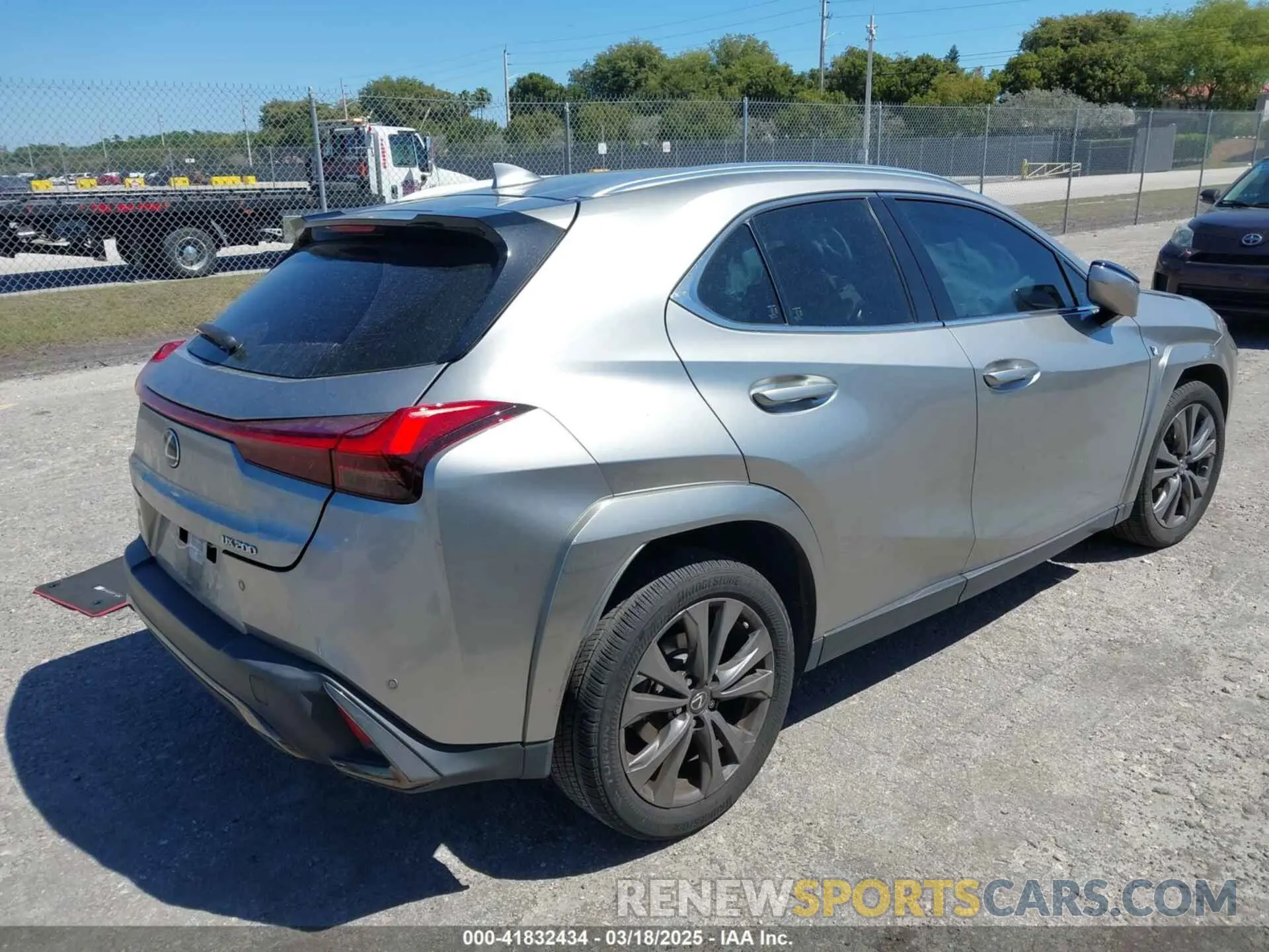 4 Photograph of a damaged car JTHE3JBH3N2056014 LEXUS UX 200 2022