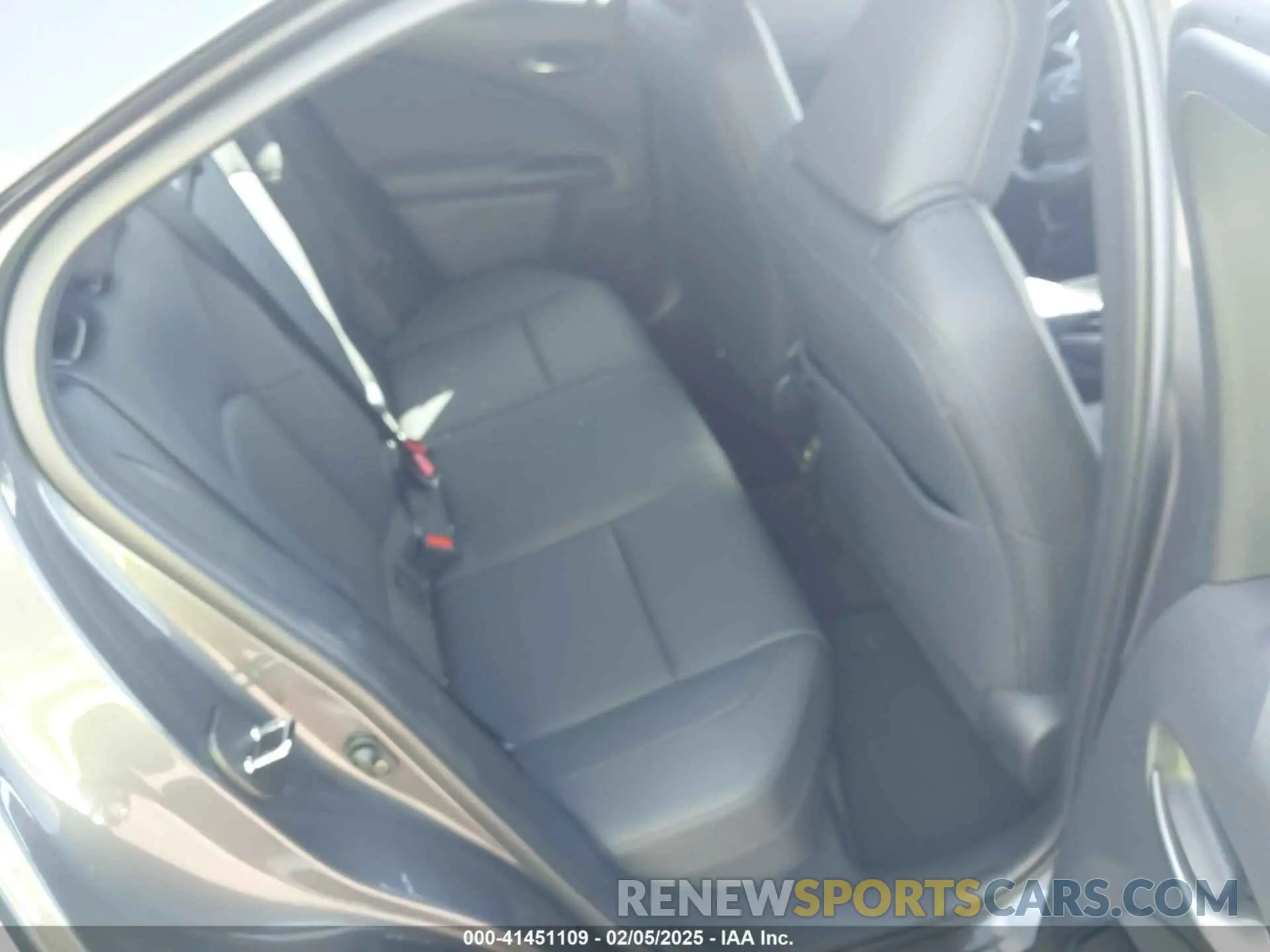 8 Photograph of a damaged car JTHL3JBH0N2046676 LEXUS UX 200 2022