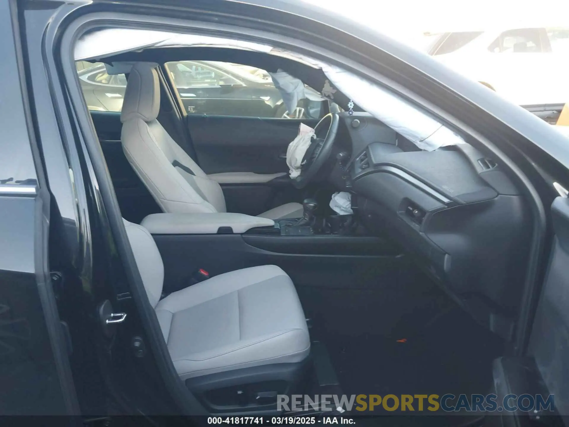 5 Photograph of a damaged car JTHP3JBH6N2048515 LEXUS UX 200 2022