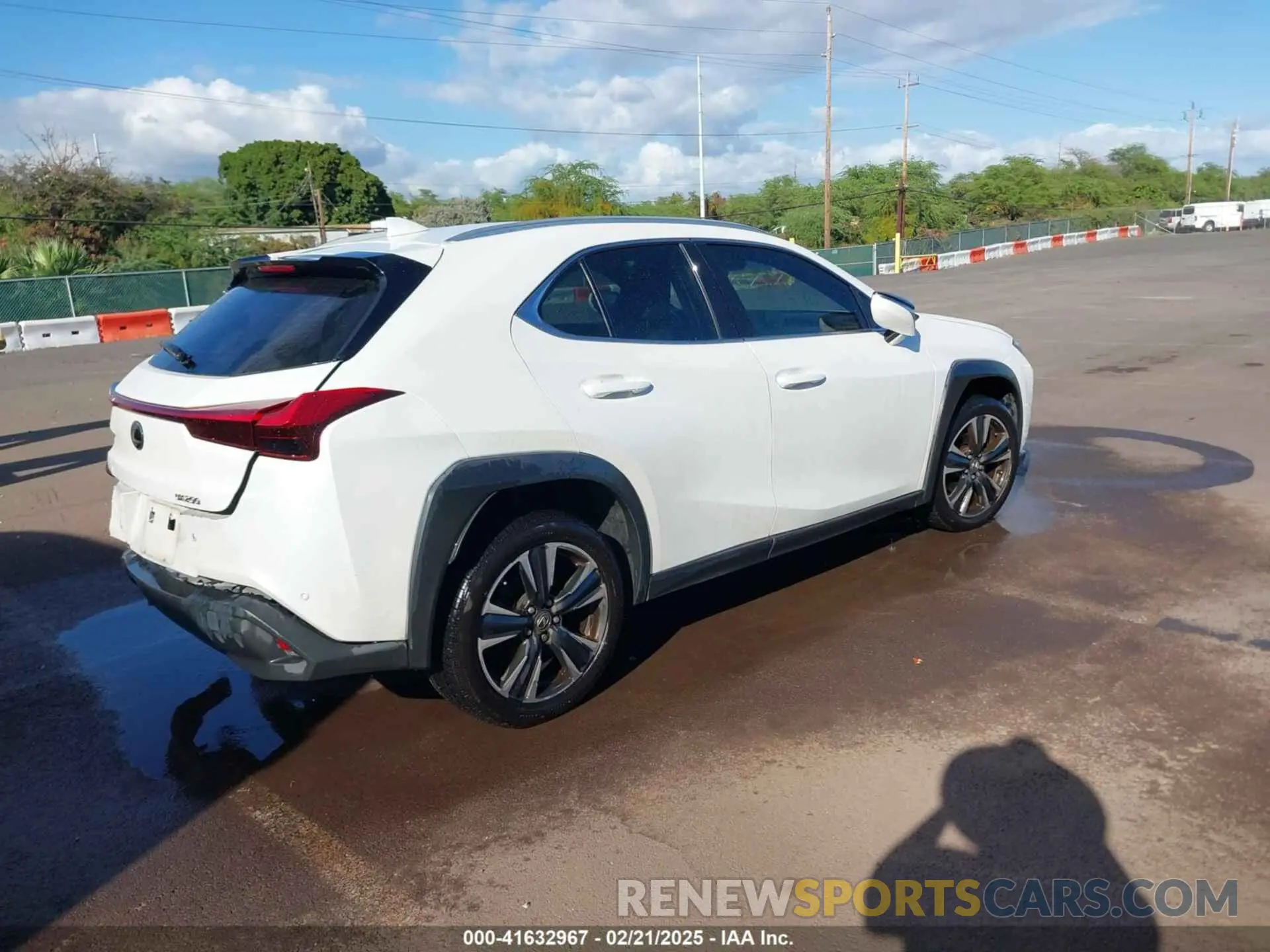 4 Photograph of a damaged car JTHX3JBH0N2055167 LEXUS UX 200 2022