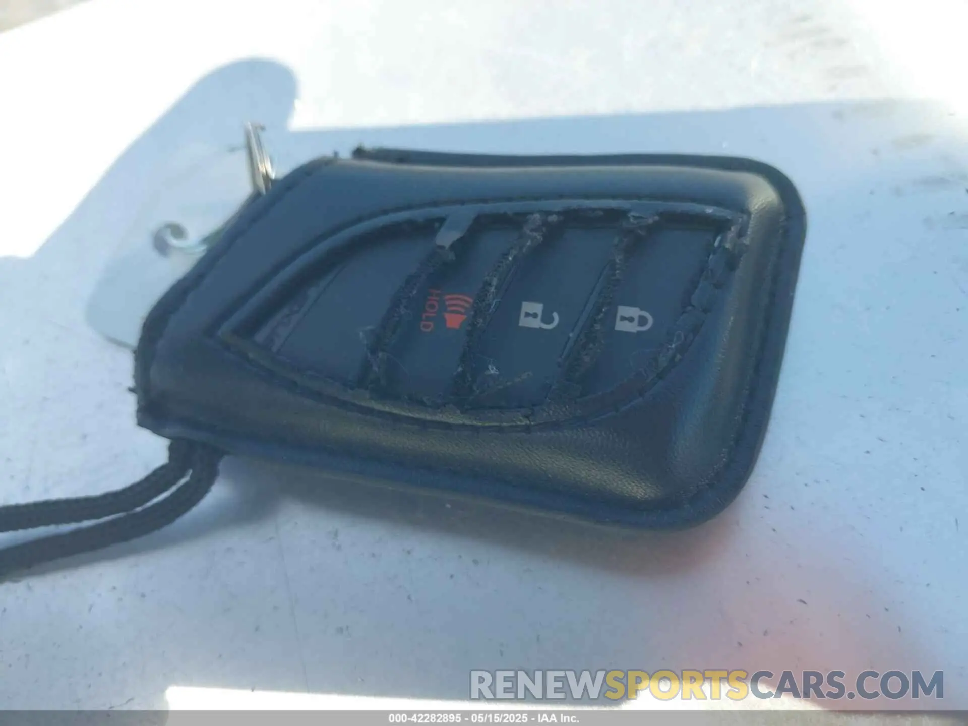 11 Photograph of a damaged car JTHX3JBH7N2055392 LEXUS UX 200 2022