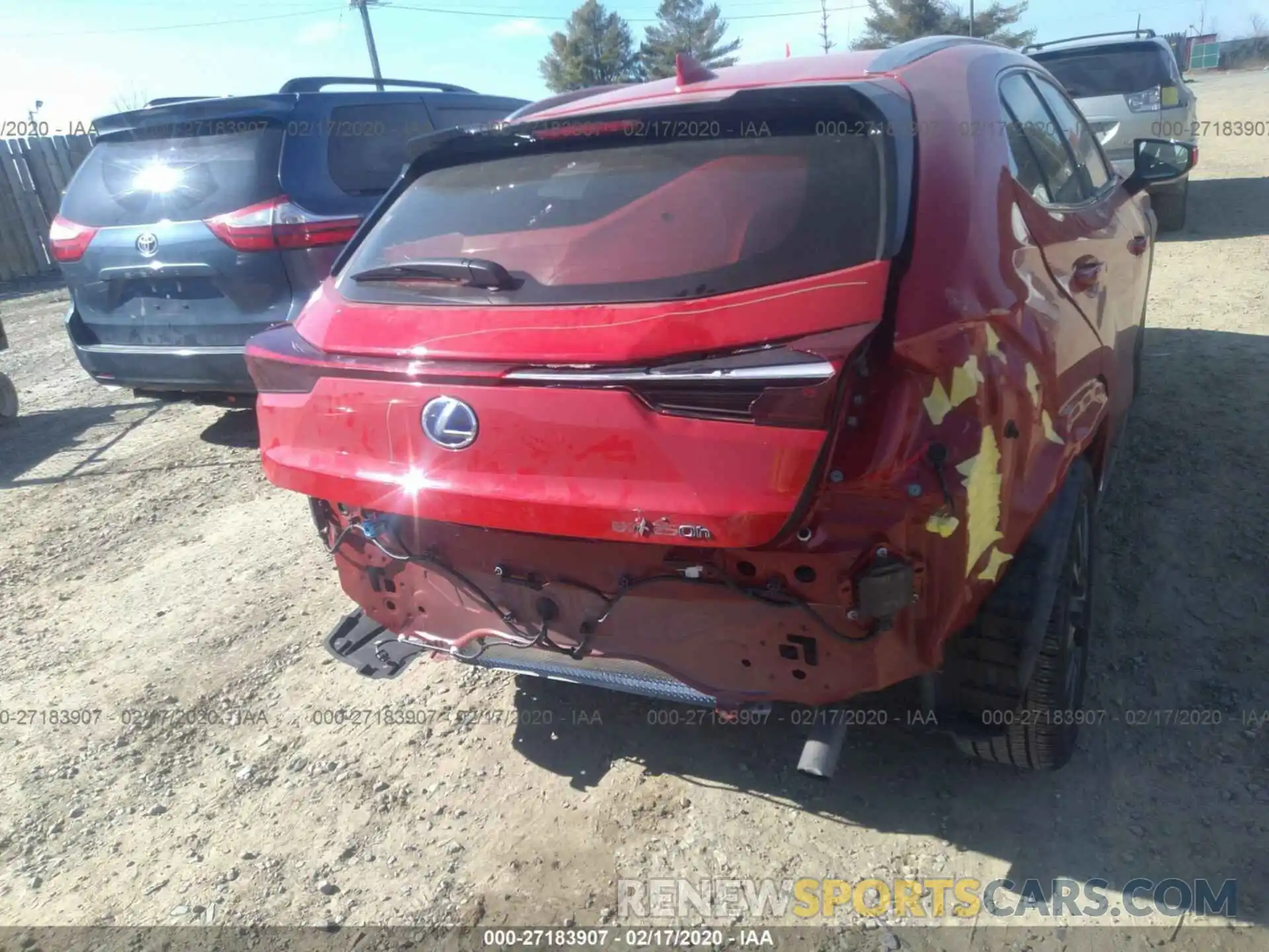 6 Photograph of a damaged car JTHU9JBH4K2014621 LEXUS UX 2019