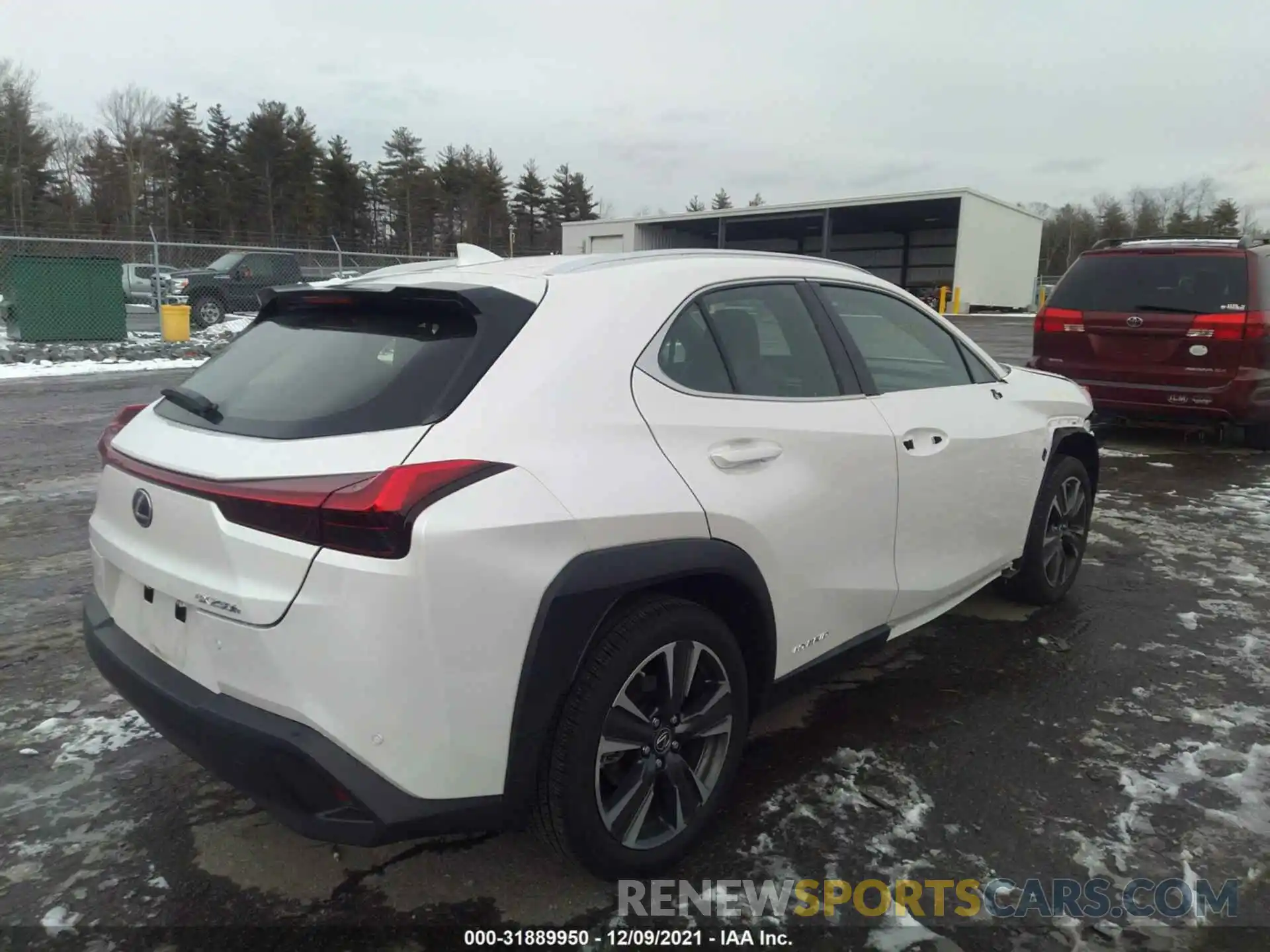 4 Photograph of a damaged car JTHU9JBH6K2016533 LEXUS UX 2019