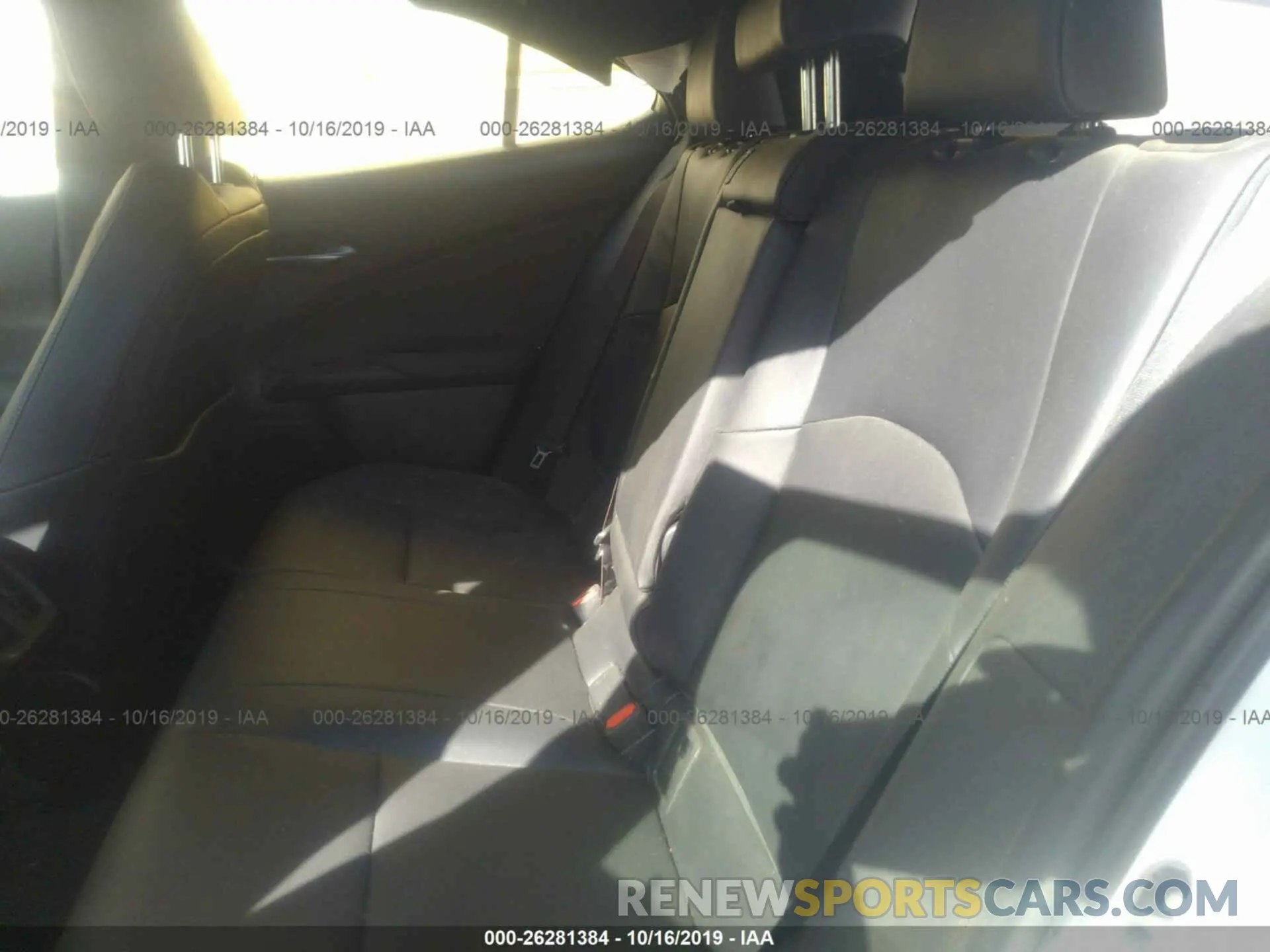 8 Photograph of a damaged car JTHU9JBH9K2004375 LEXUS UX 2019