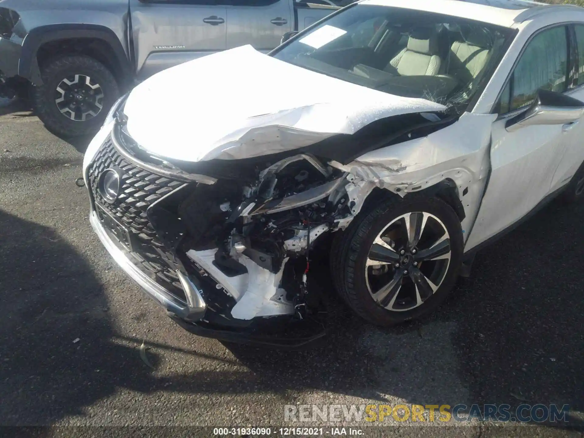 6 Photograph of a damaged car JTHU9JBHXK2017619 LEXUS UX 2019