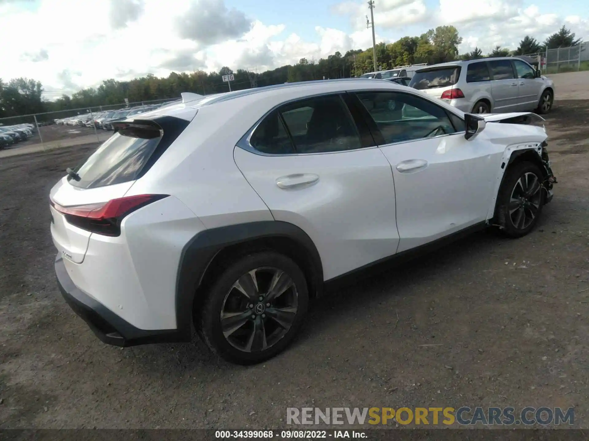 4 Photograph of a damaged car JTHY3JBH1K2000663 LEXUS UX 2019