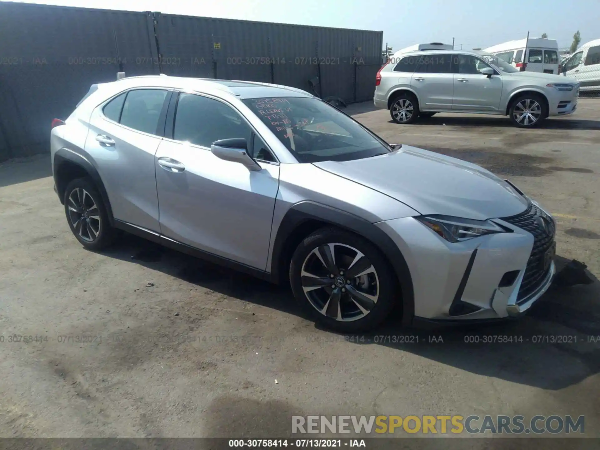 1 Photograph of a damaged car JTHY3JBH5K2017269 LEXUS UX 2019